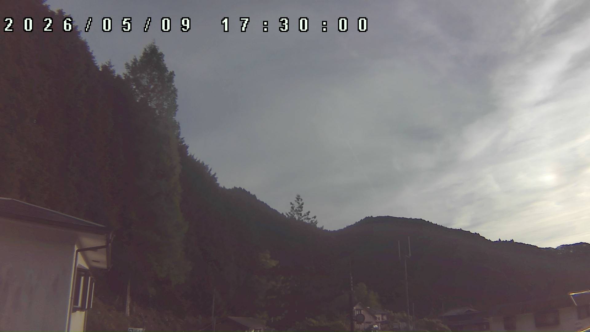 2026年5月9日 17:30ごろの金剛山登山口周辺の空