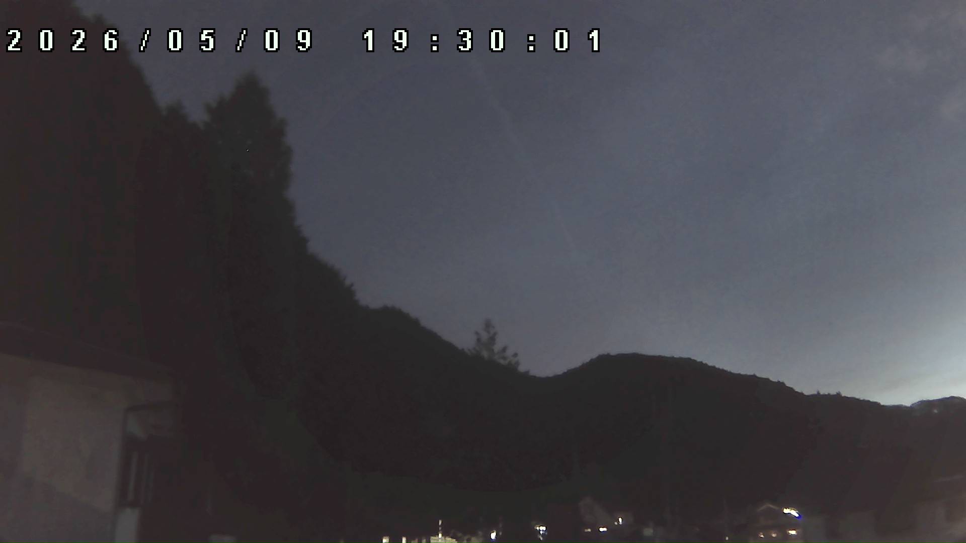 2026年5月9日 19:30ごろの金剛山登山口周辺の空