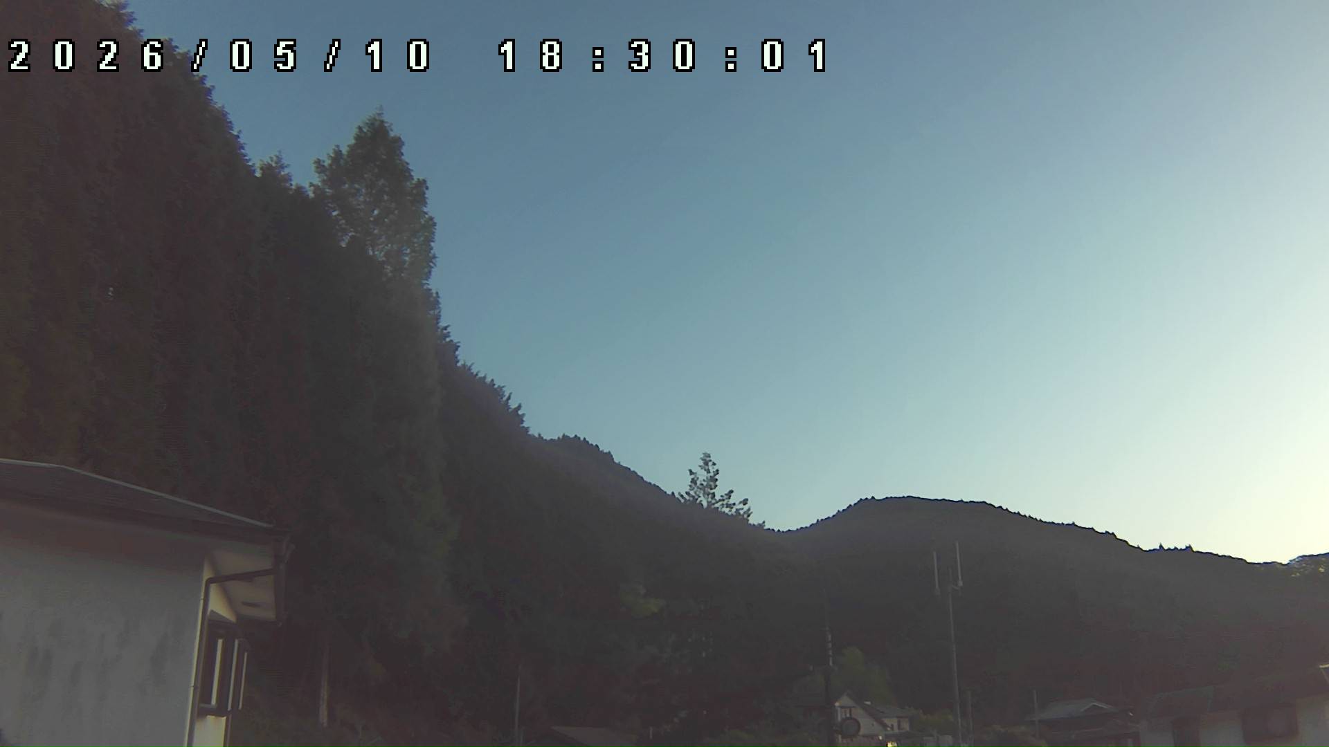 2026年5月10日 18:30ごろの金剛山登山口周辺の空