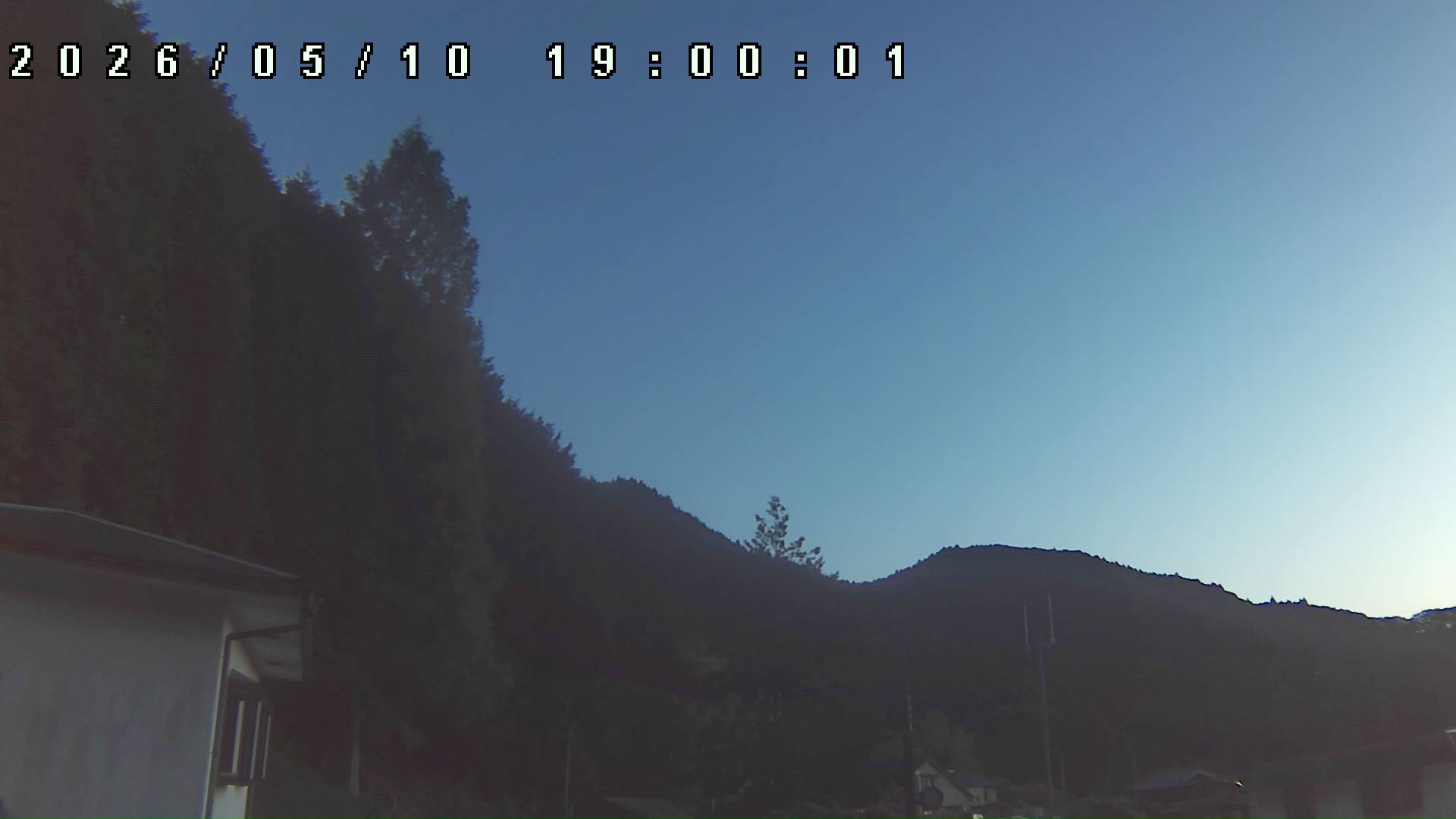 2026年5月10日 19:00ごろの金剛山登山口周辺の空
