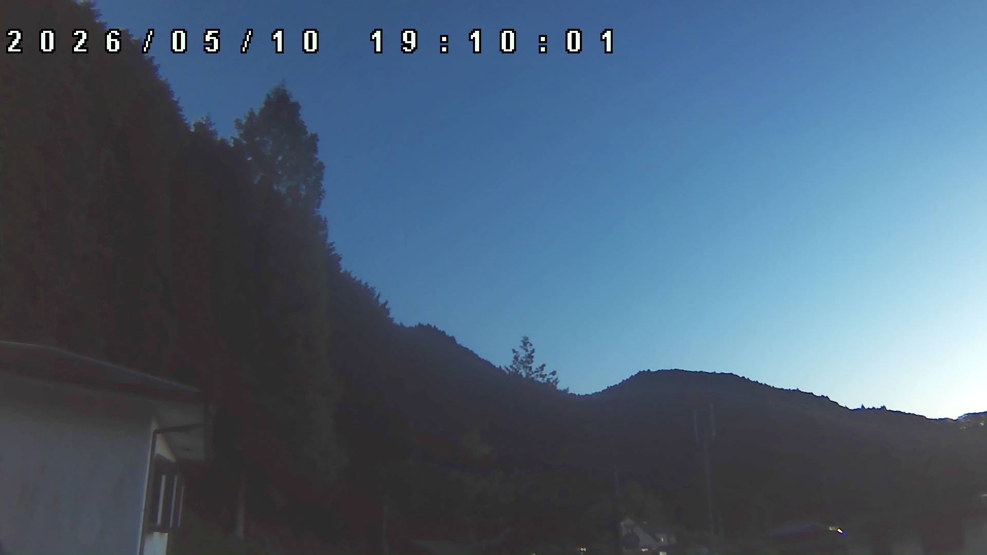 2026年5月10日 19:10ごろの金剛山登山口周辺の空