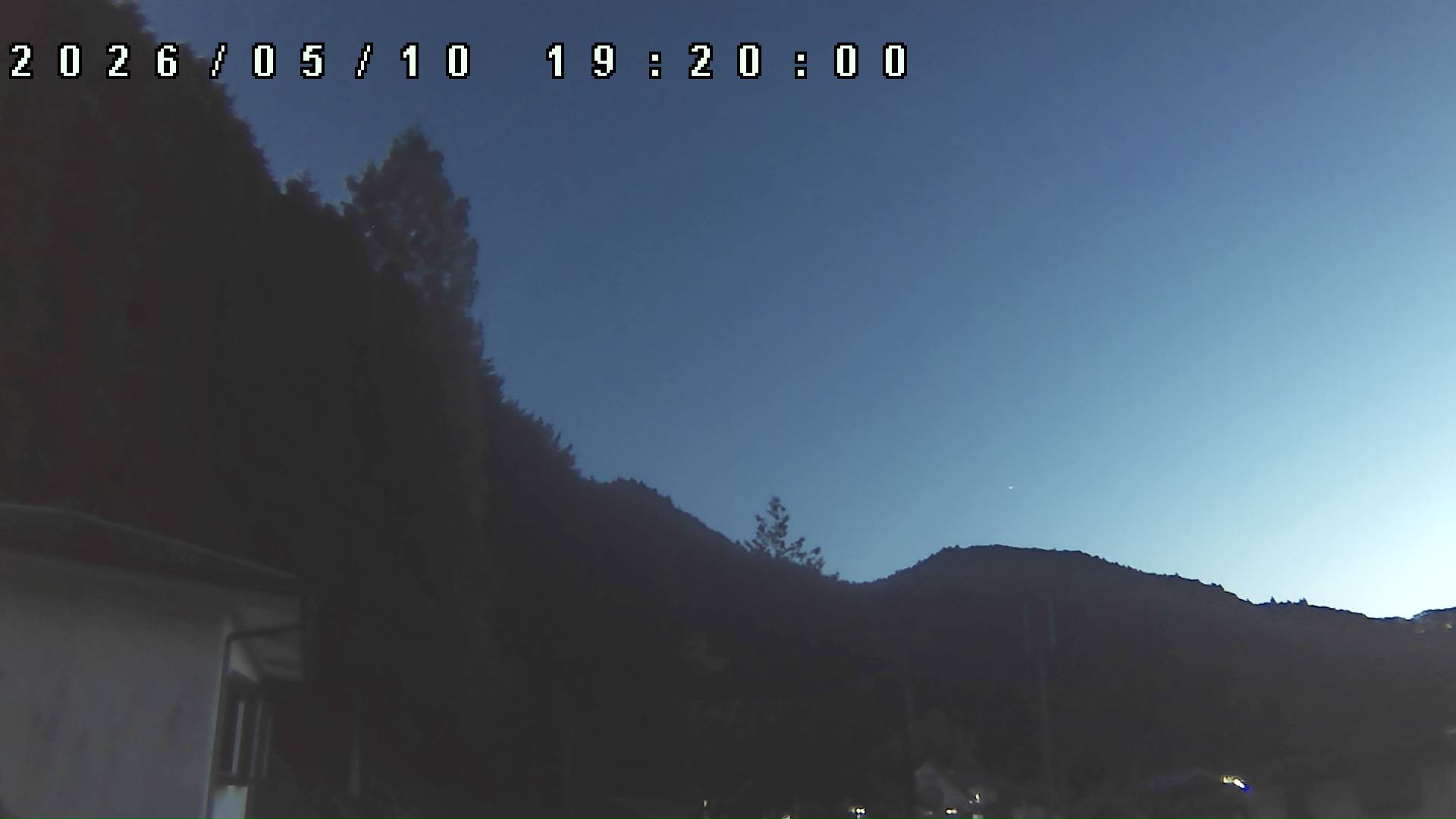 2026年5月10日 19:20ごろの金剛山登山口周辺の空