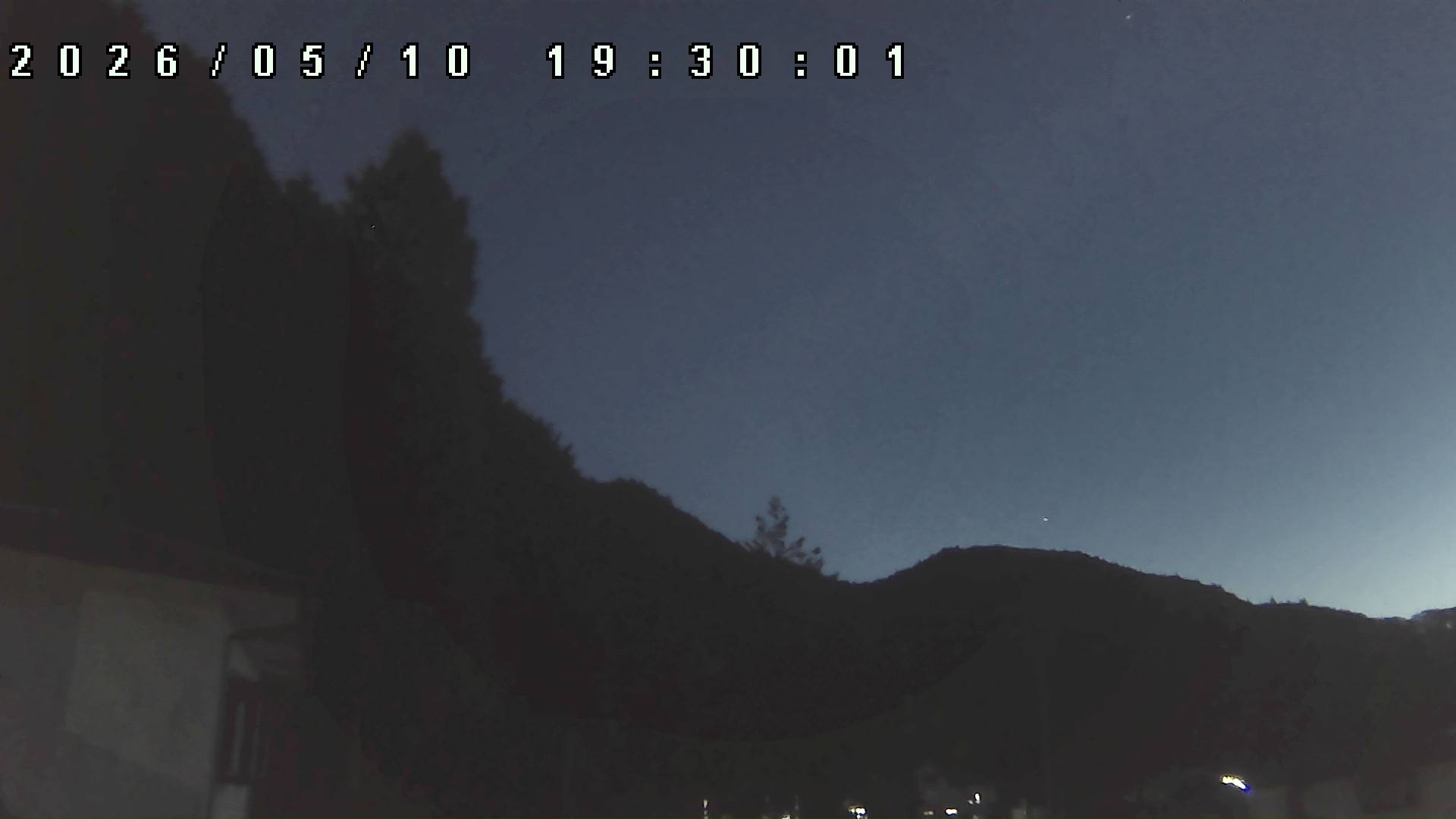 2026年5月10日 19:30ごろの金剛山登山口周辺の空