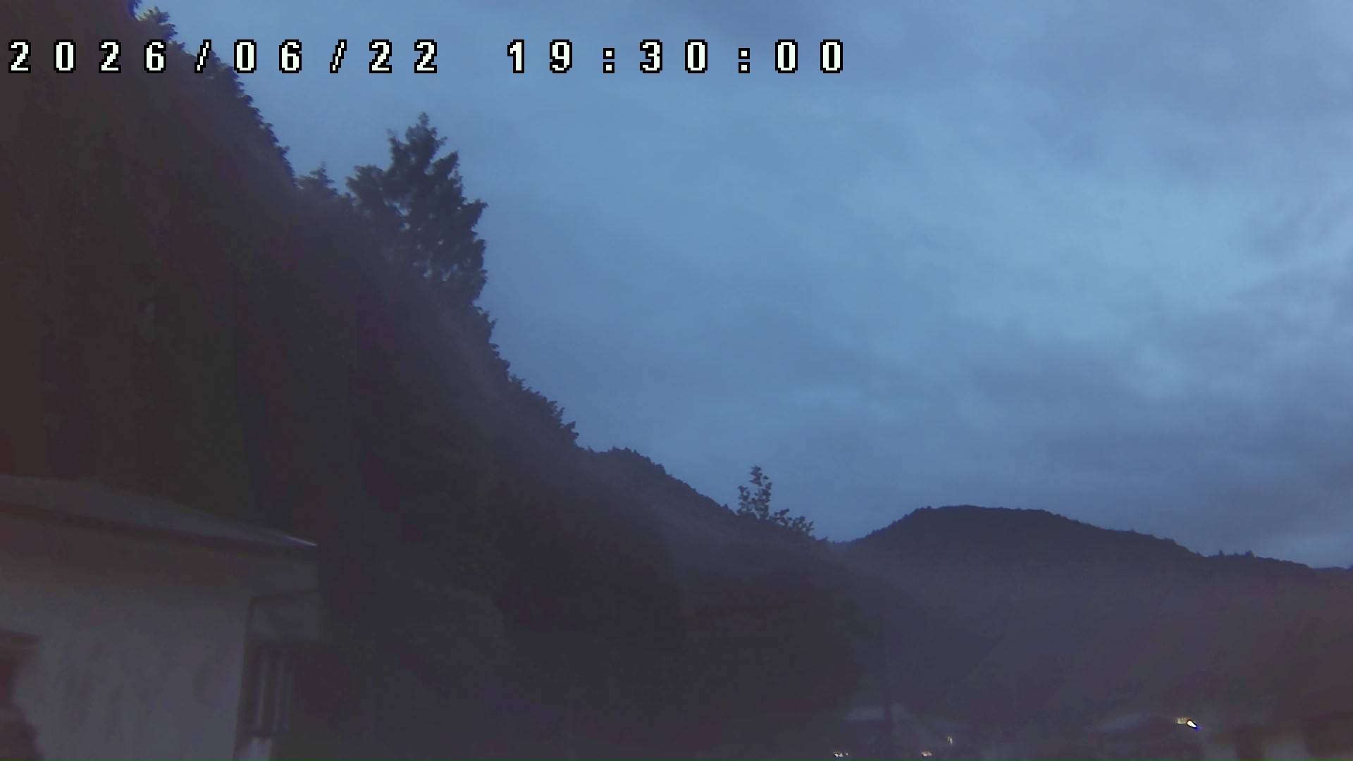 2026年6月22日 19:30ごろの金剛山登山口周辺の空