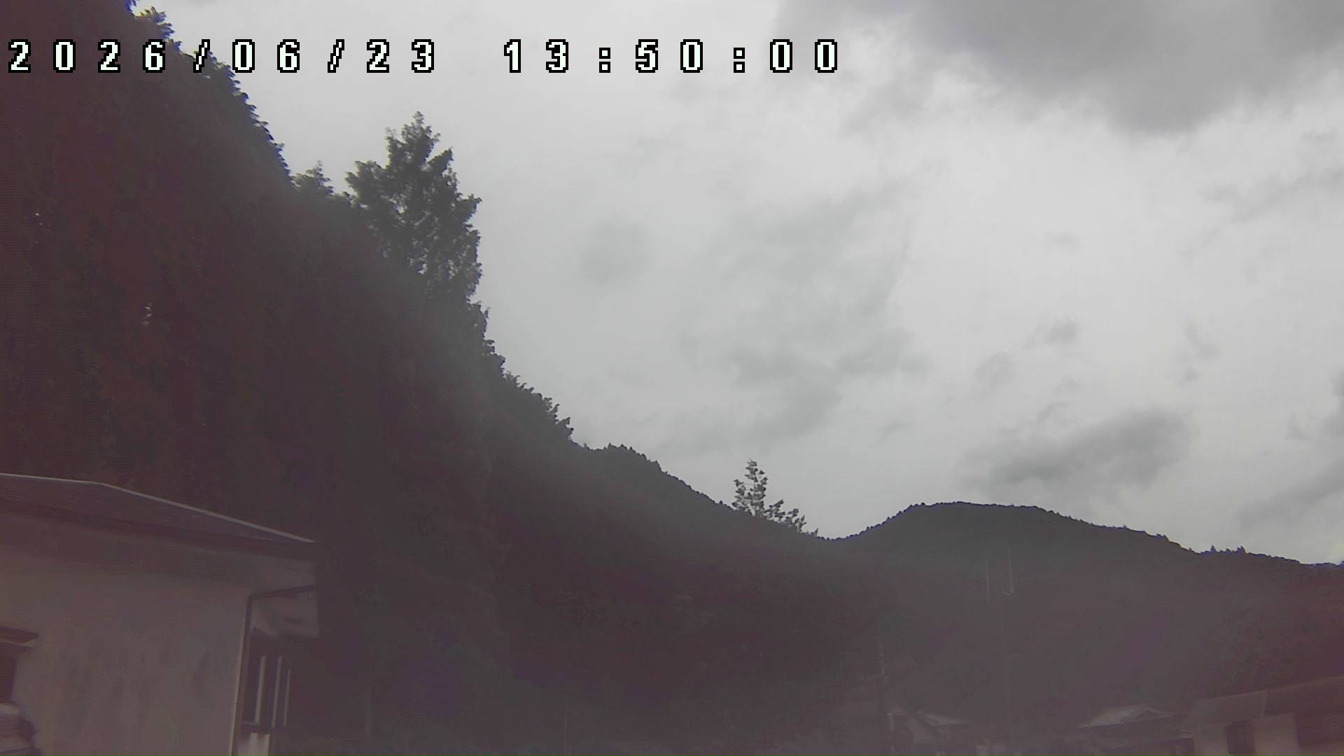 2026年6月23日 13:50ごろの金剛山登山口周辺の空