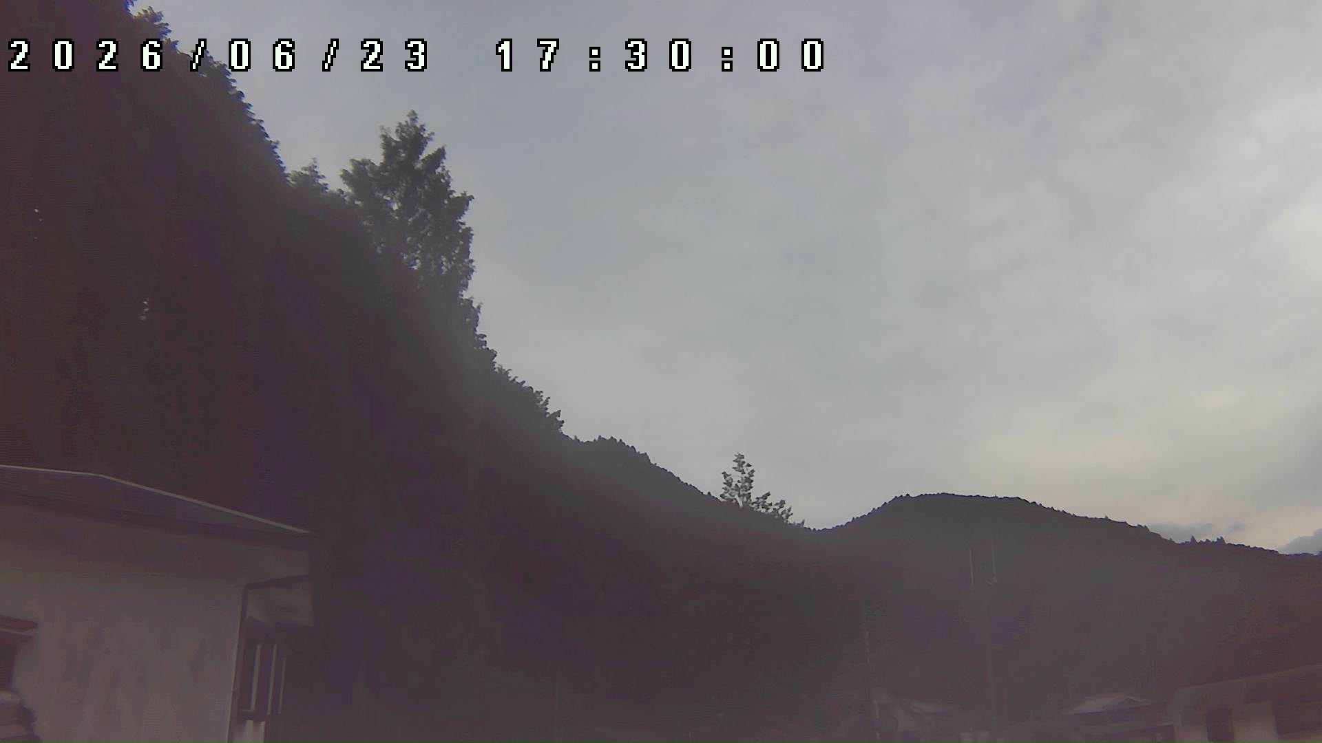 2026年6月23日 17:30ごろの金剛山登山口周辺の空