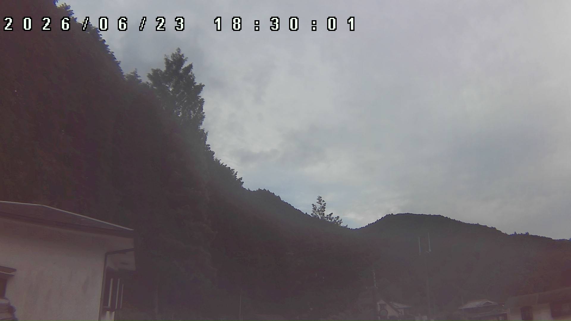 2026年6月23日 18:30ごろの金剛山登山口周辺の空