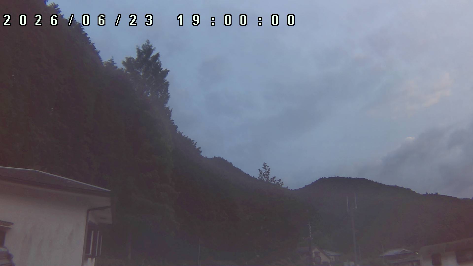 2026年6月23日 19:00ごろの金剛山登山口周辺の空