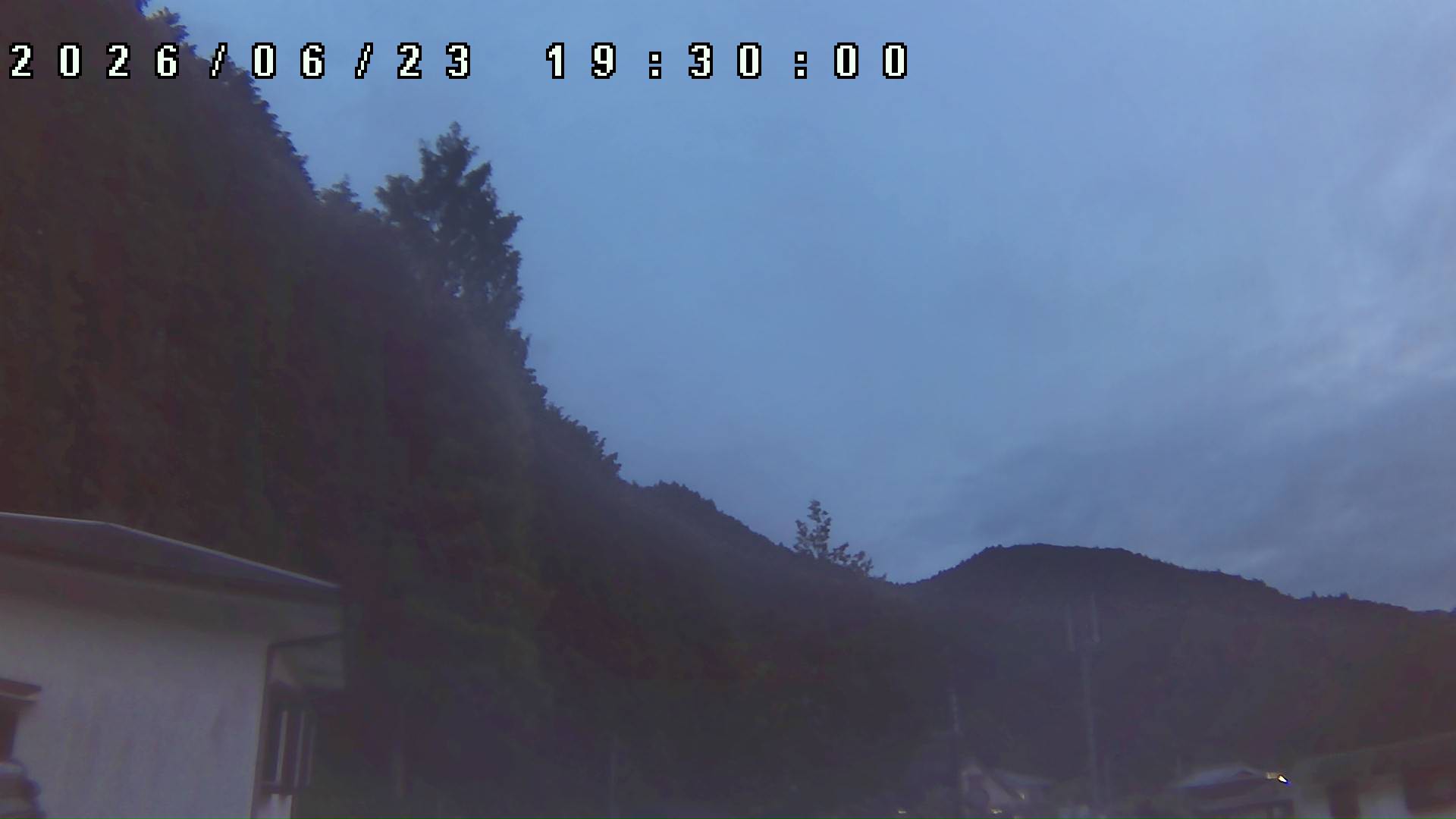 2026年6月23日 19:30ごろの金剛山登山口周辺の空