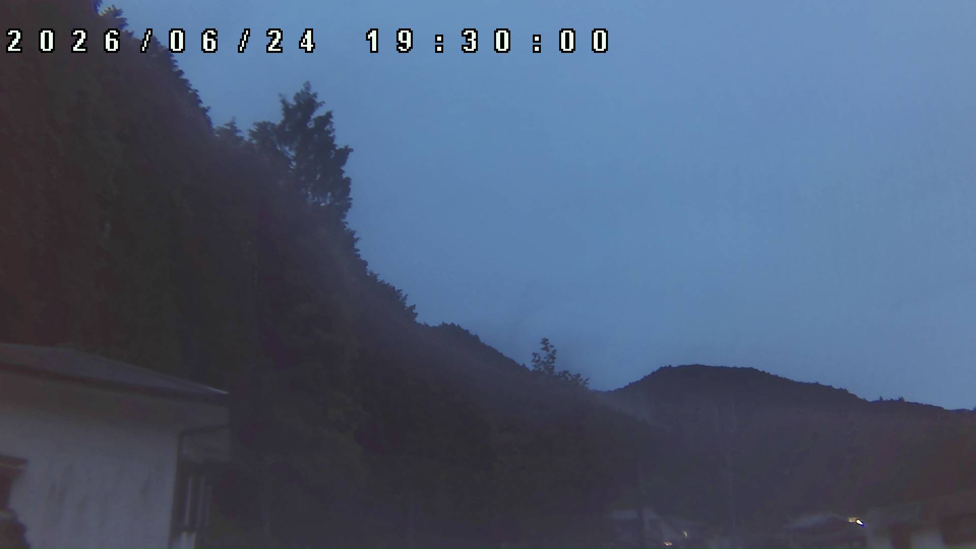 2026年6月24日 19:30ごろの金剛山登山口周辺の空