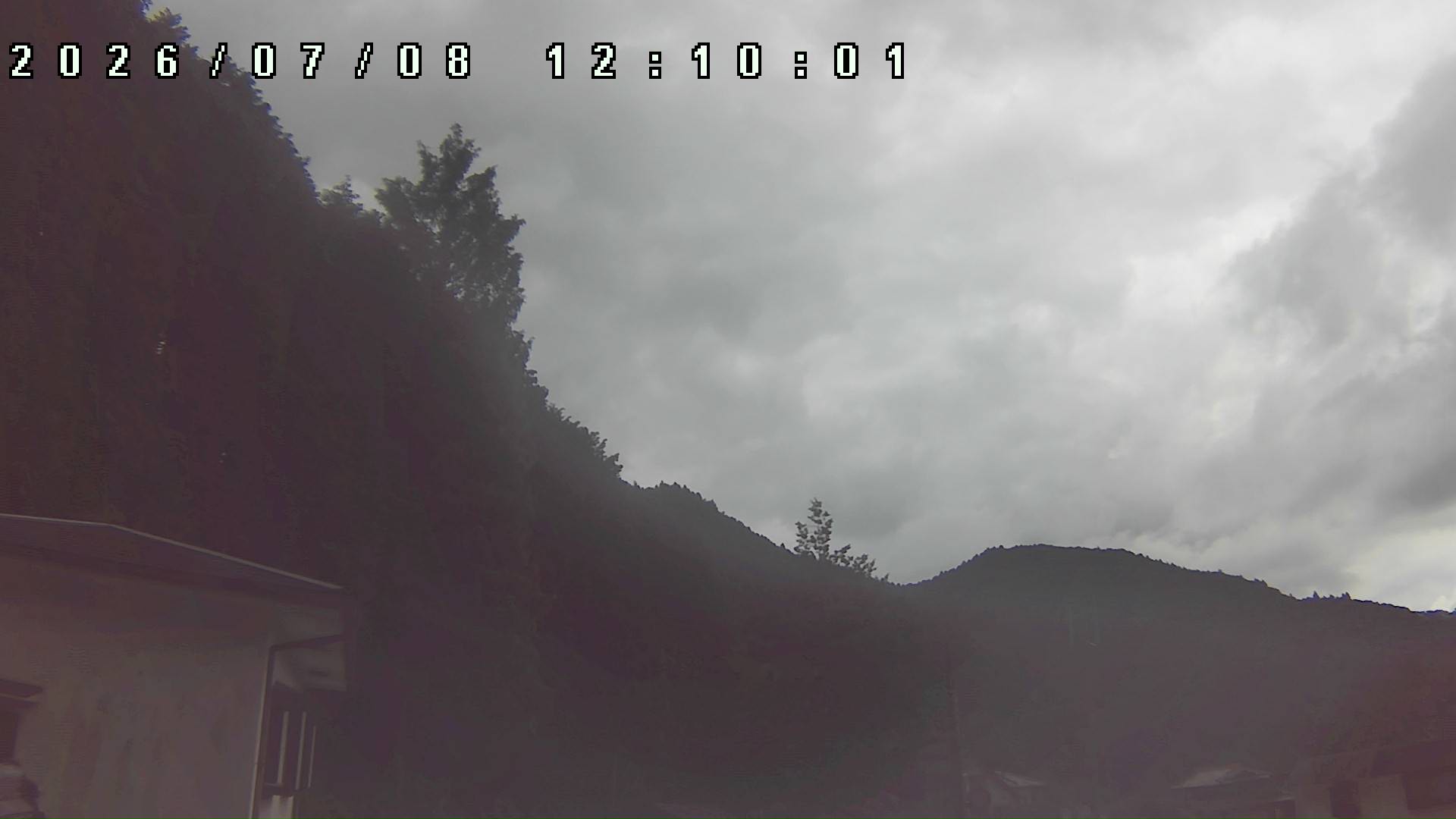 2026年7月8日 12:10ごろの金剛山登山口周辺の空