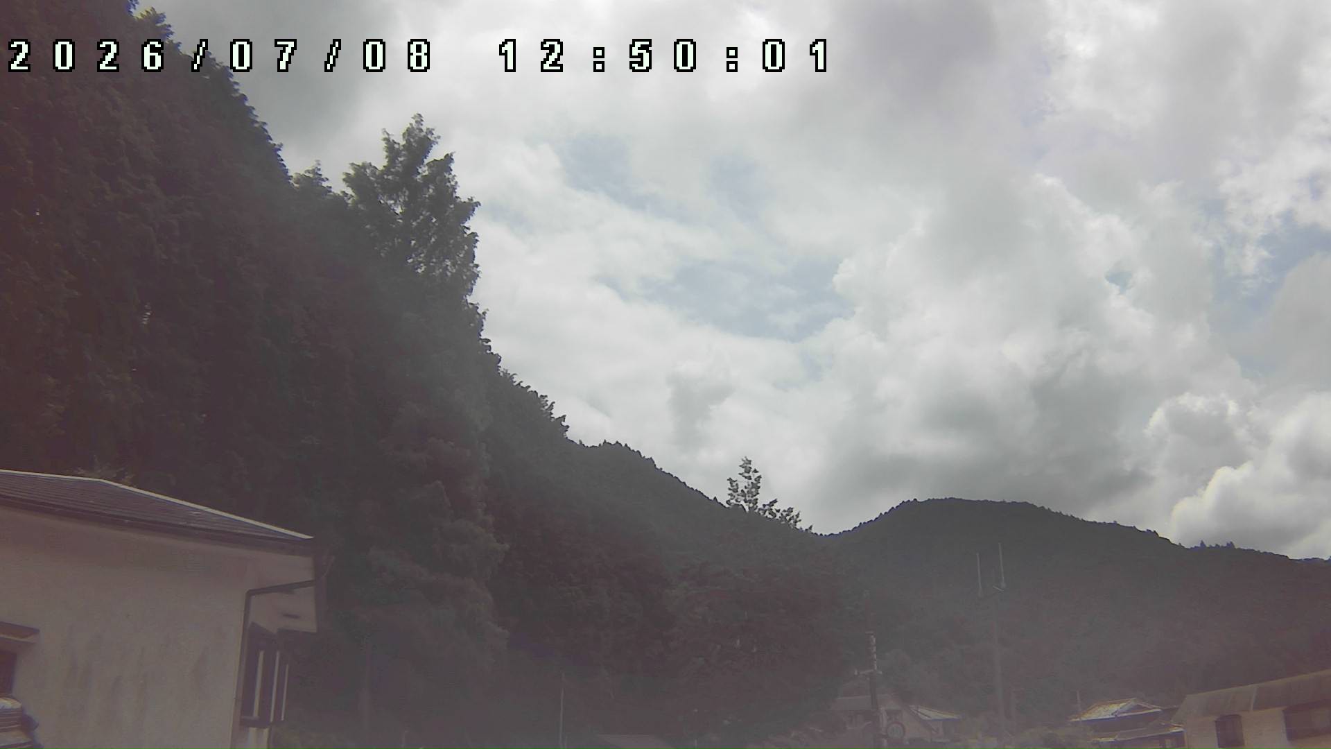 2026年7月8日 12:50ごろの金剛山登山口周辺の空