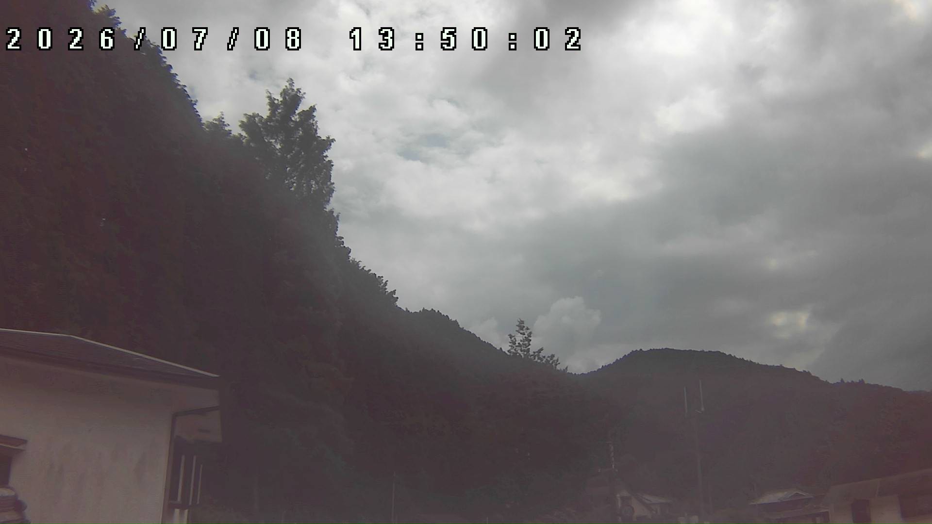 2026年7月8日 13:50ごろの金剛山登山口周辺の空
