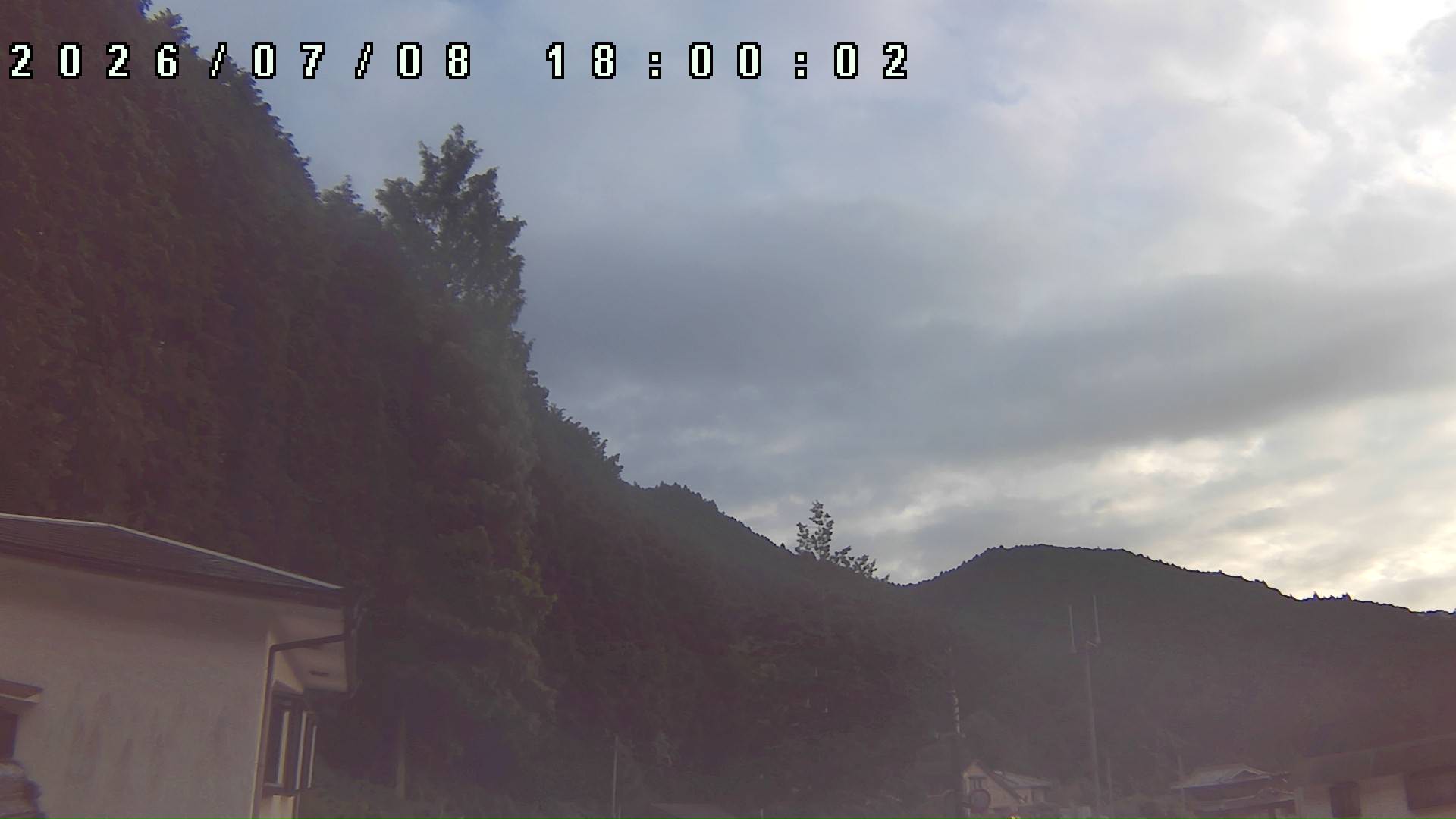 2026年7月8日 18:00ごろの金剛山登山口周辺の空