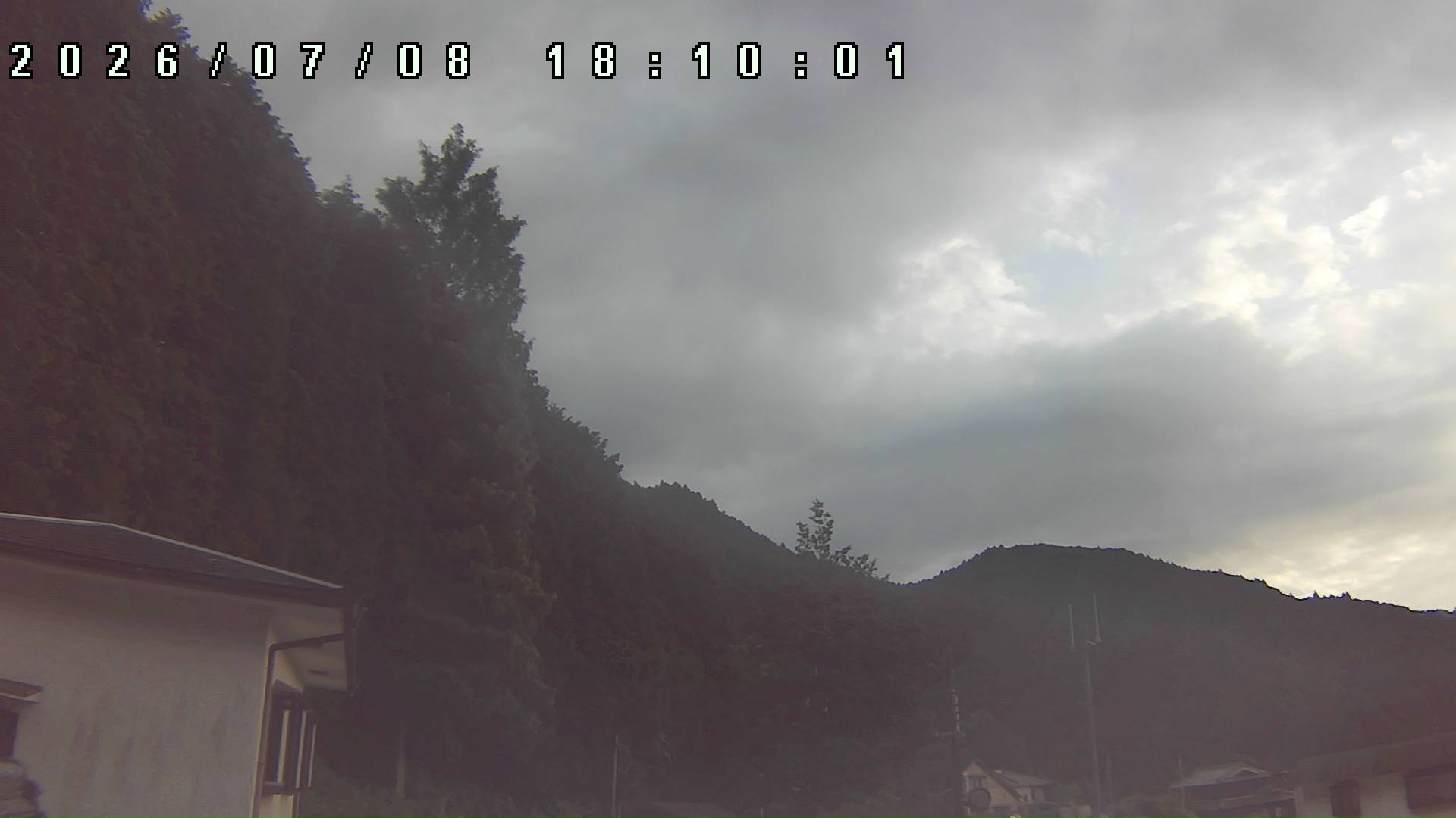 2026年7月8日 18:10ごろの金剛山登山口周辺の空