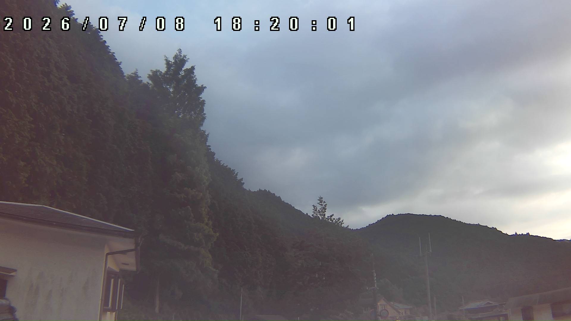 2026年7月8日 18:20ごろの金剛山登山口周辺の空