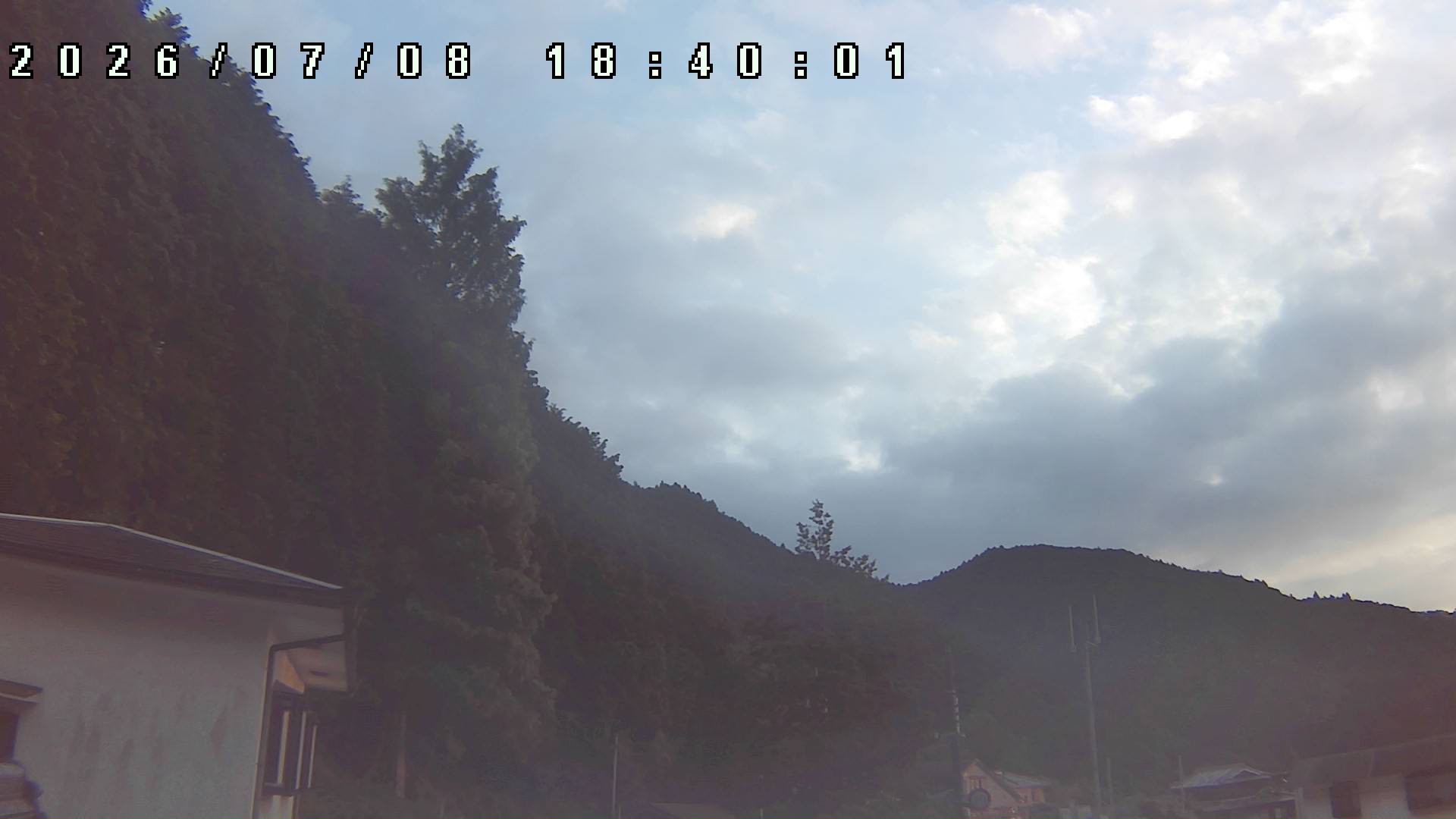 2026年7月8日 18:40ごろの金剛山登山口周辺の空