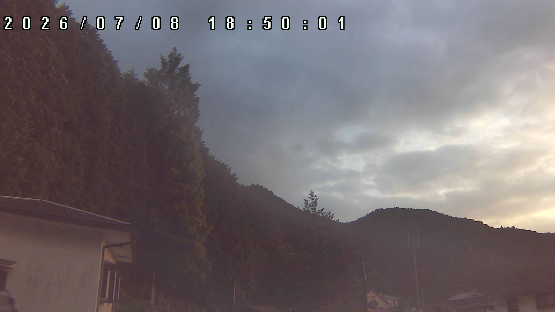 2026年7月8日 18:50ごろの金剛山登山口周辺の空