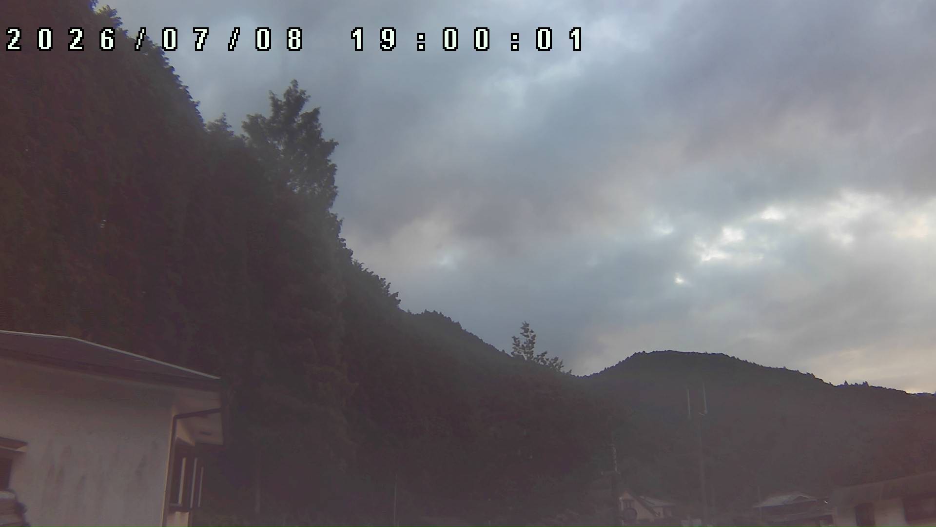 2026年7月8日 19:00ごろの金剛山登山口周辺の空