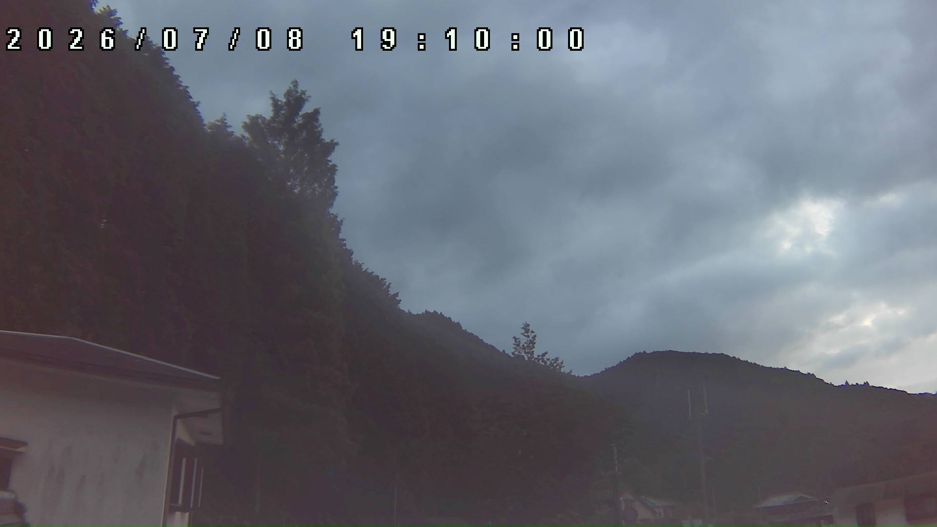 2026年7月8日 19:10ごろの金剛山登山口周辺の空