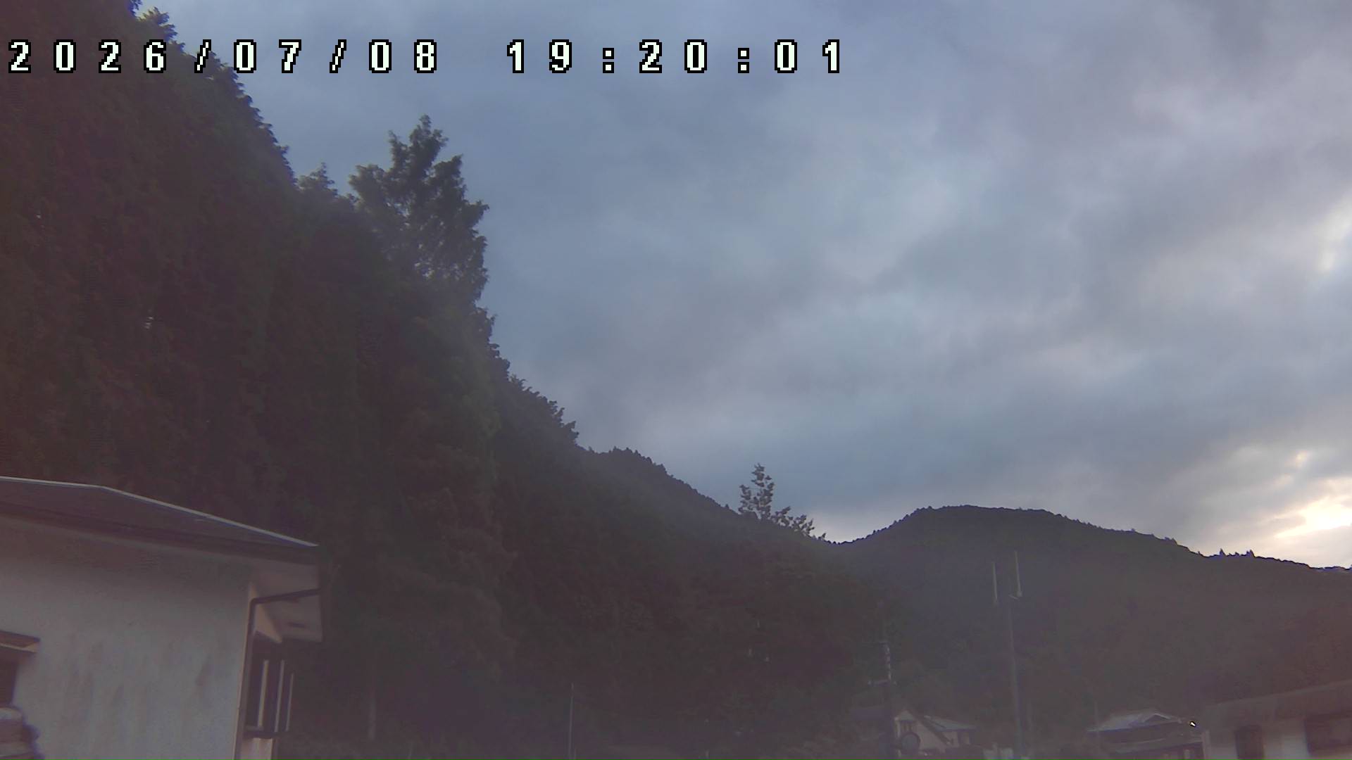 2026年7月8日 19:20ごろの金剛山登山口周辺の空