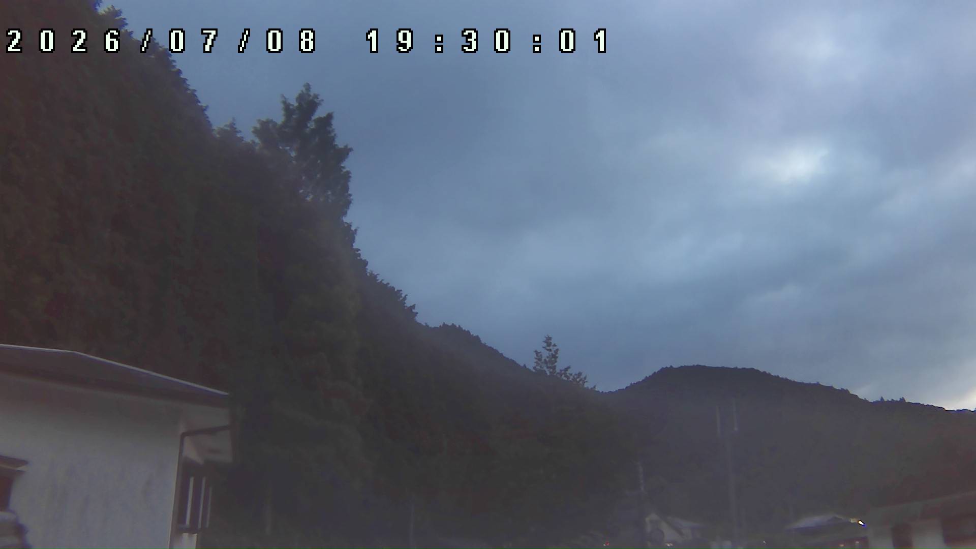 2026年7月8日 19:30ごろの金剛山登山口周辺の空