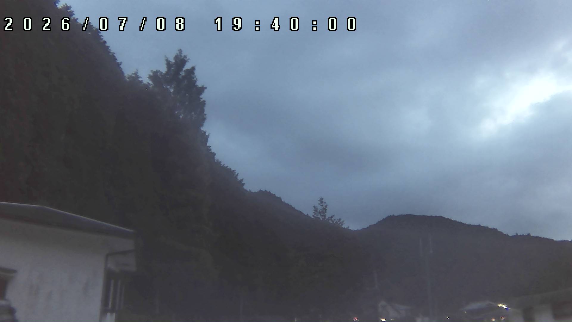 2026年7月8日 19:40ごろの金剛山登山口周辺の空