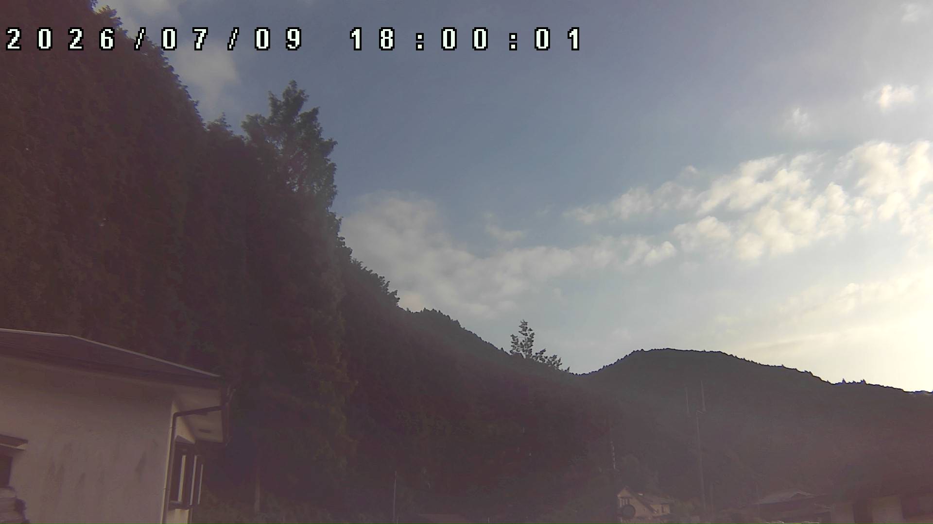 2026年7月9日 18:00ごろの金剛山登山口周辺の空