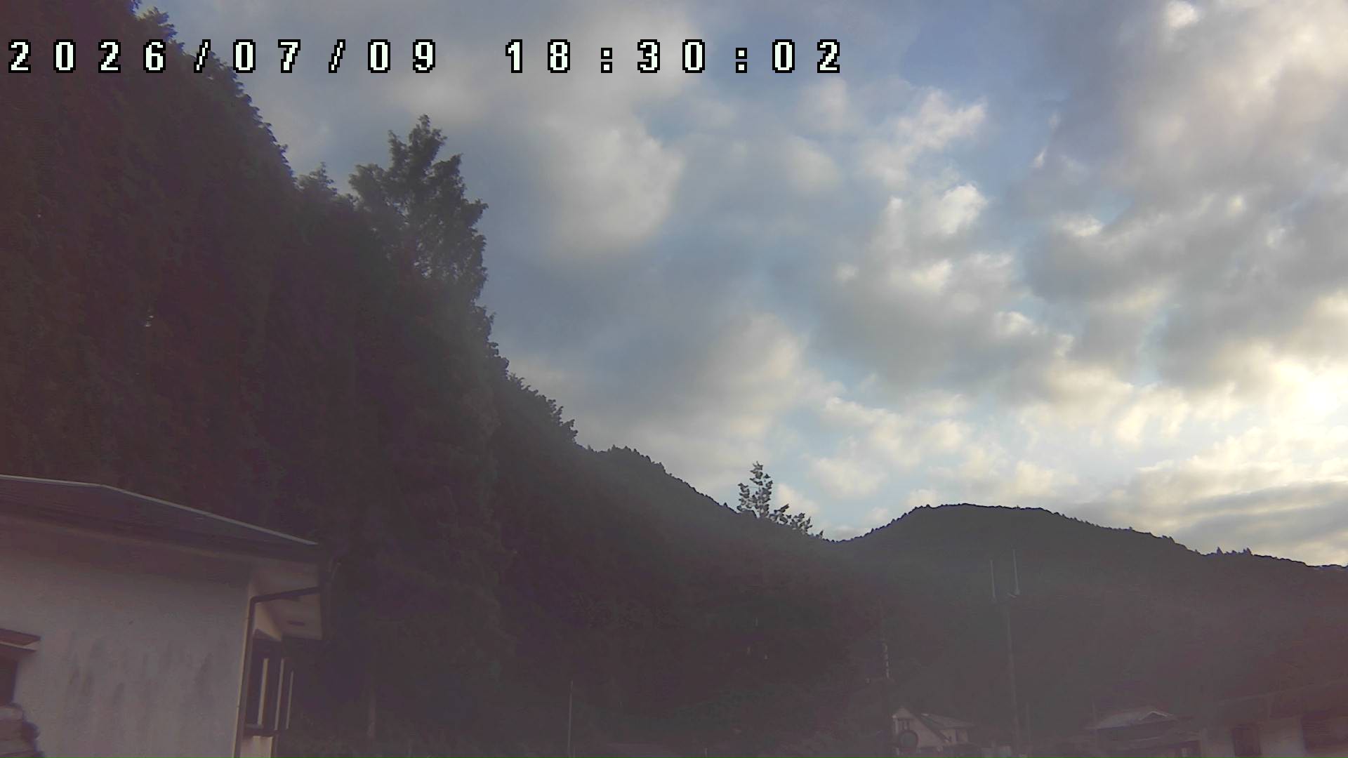 2026年7月9日 18:30ごろの金剛山登山口周辺の空