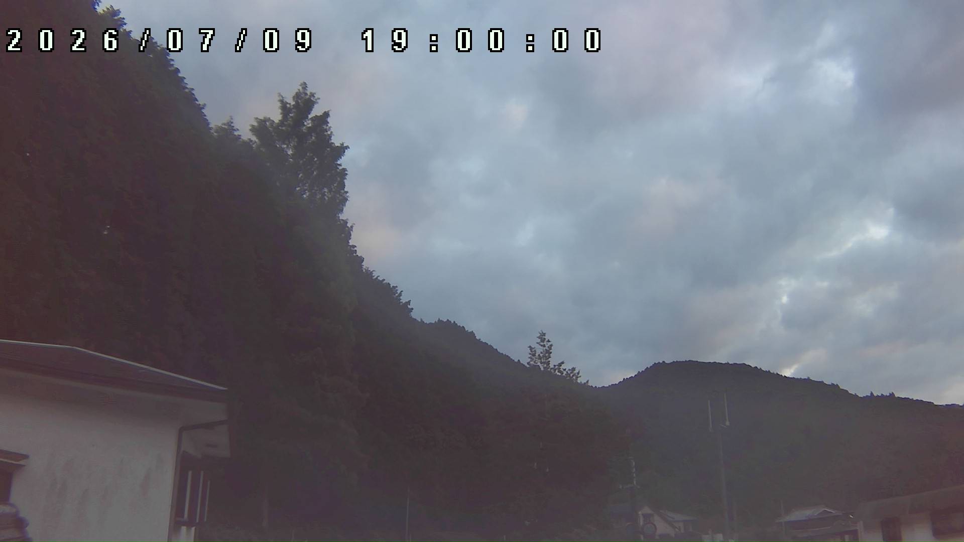 2026年7月9日 19:00ごろの金剛山登山口周辺の空
