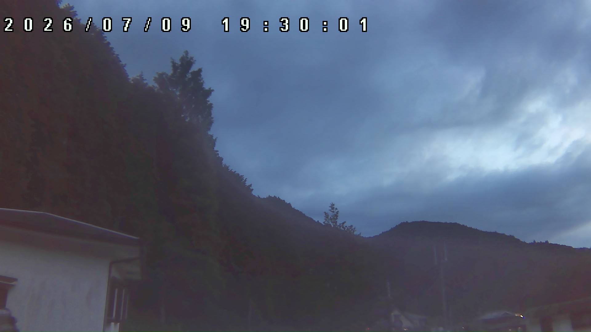 2026年7月9日 19:30ごろの金剛山登山口周辺の空