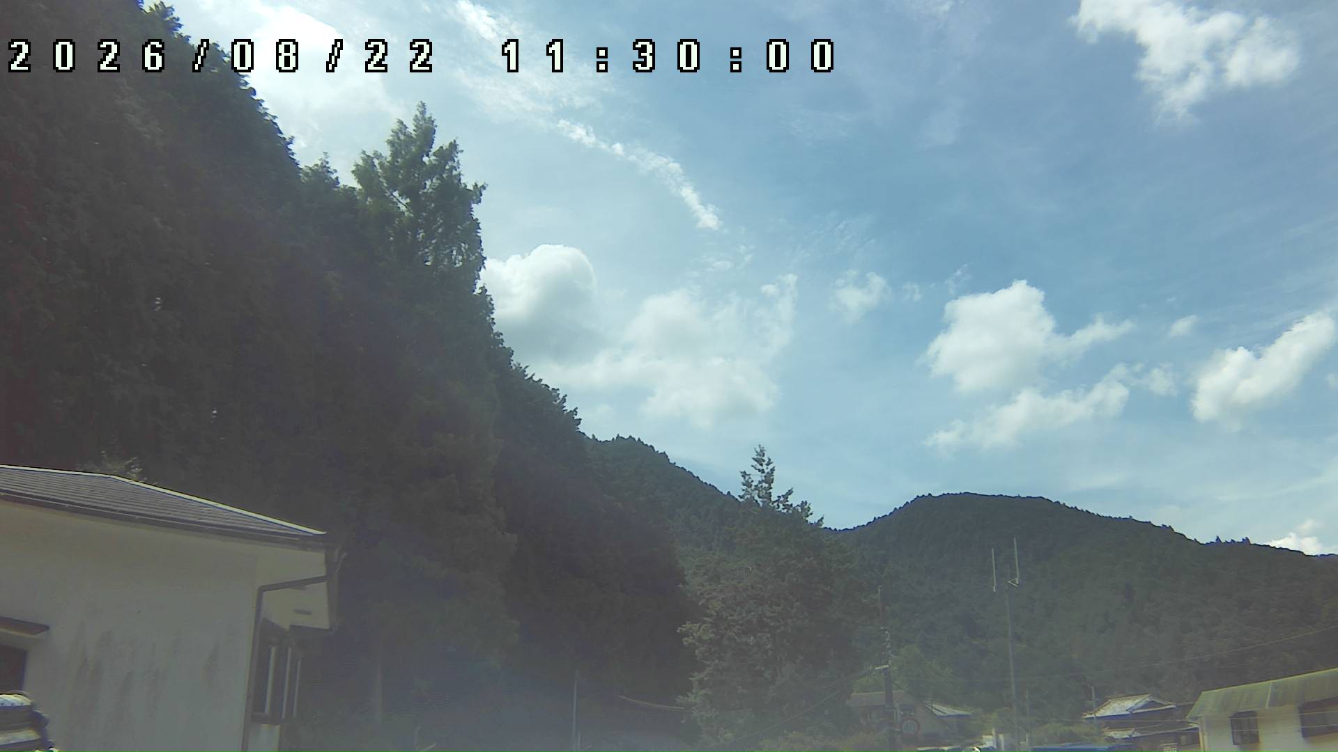 2026年8月22日 11:30ごろの金剛山登山口周辺の空