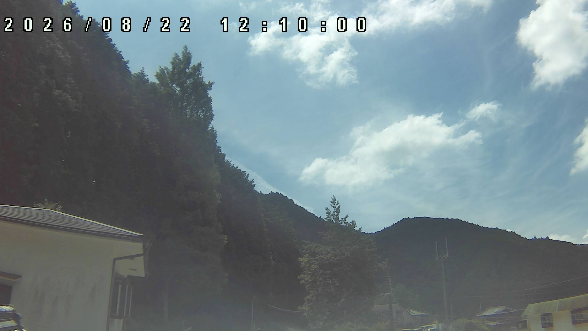 2026年8月22日 12:10ごろの金剛山登山口周辺の空