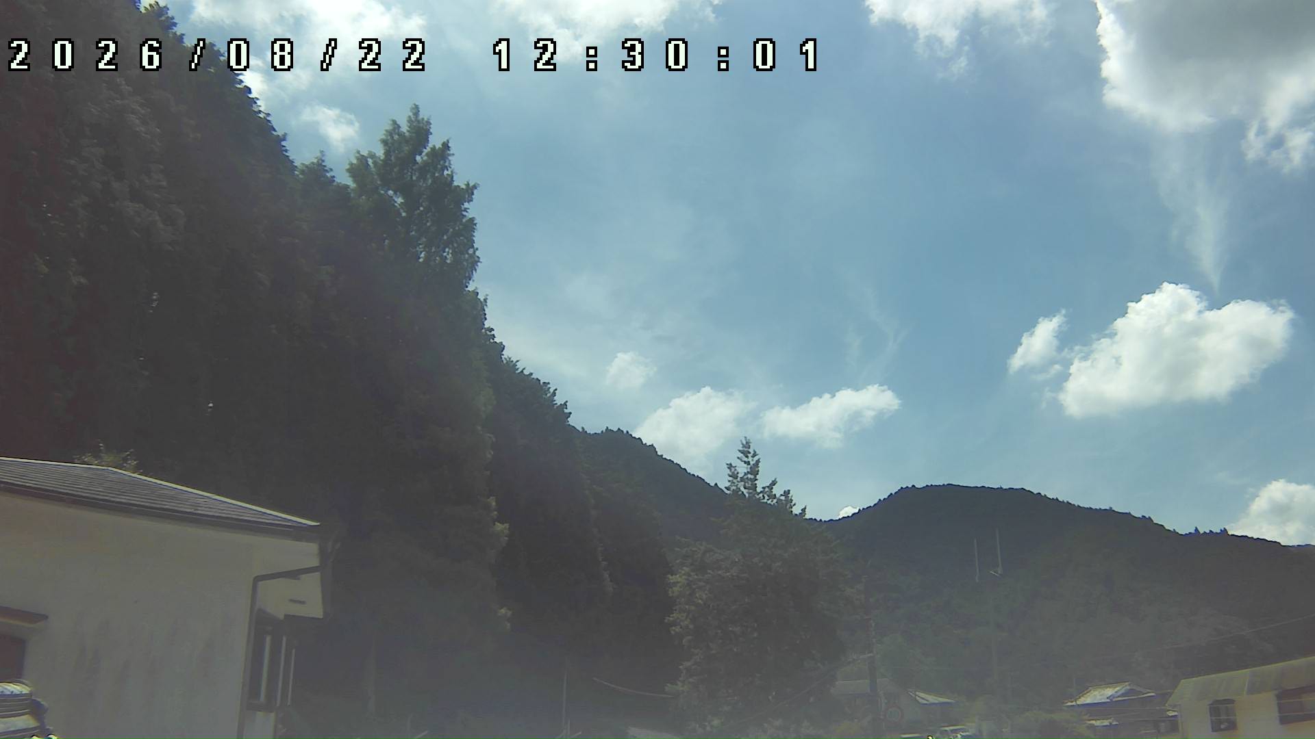 2026年8月22日 12:30ごろの金剛山登山口周辺の空