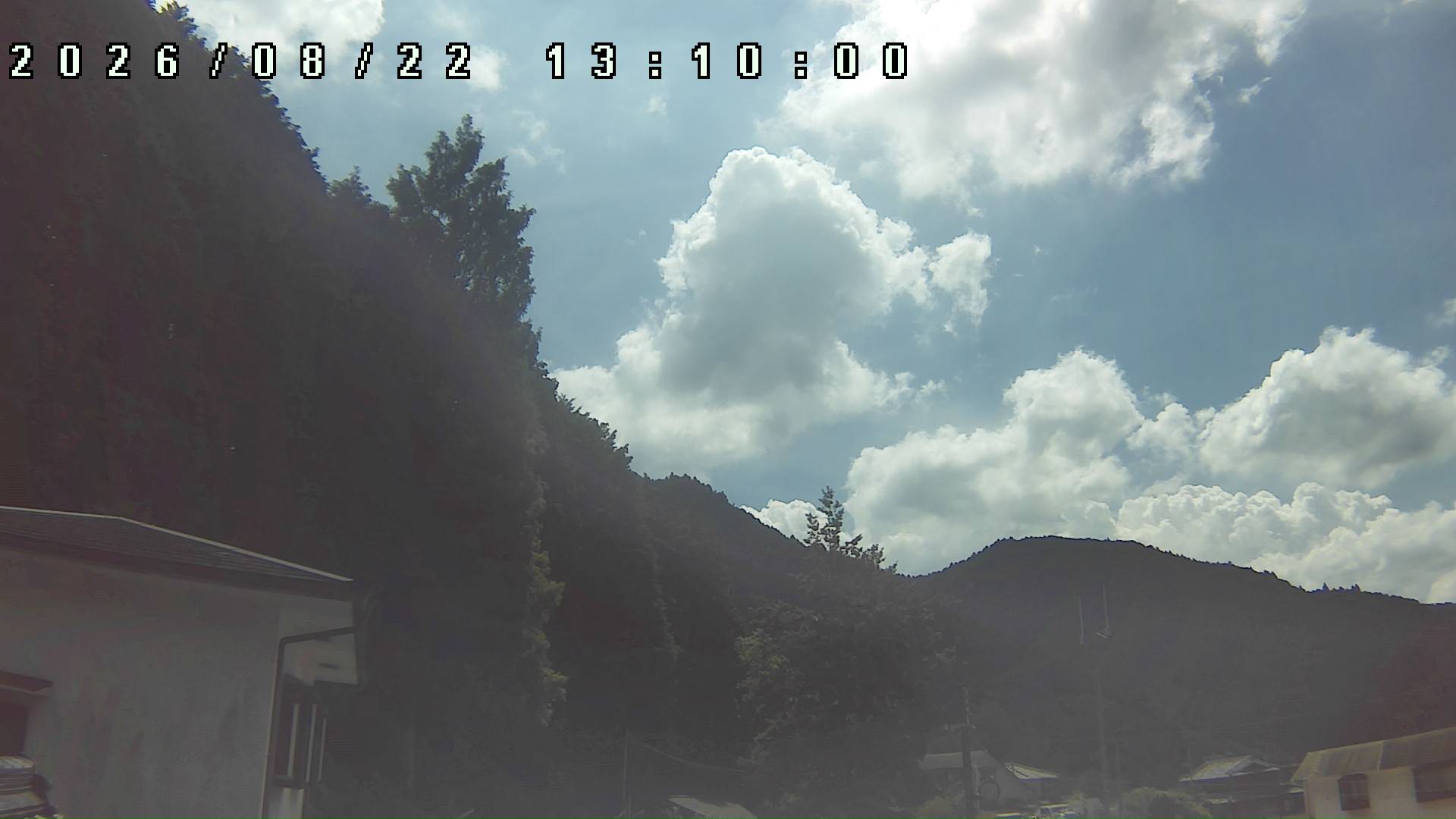2026年8月22日 13:10ごろの金剛山登山口周辺の空