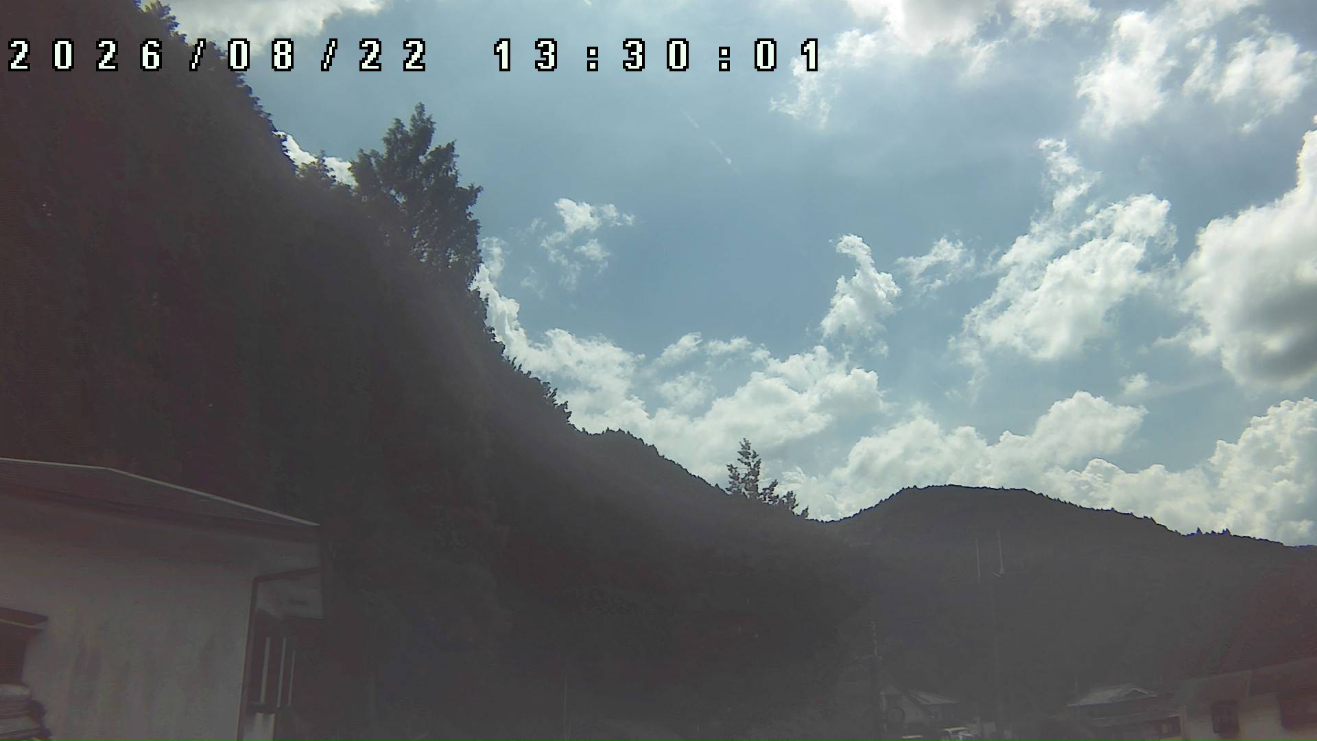 2026年8月22日 13:30ごろの金剛山登山口周辺の空