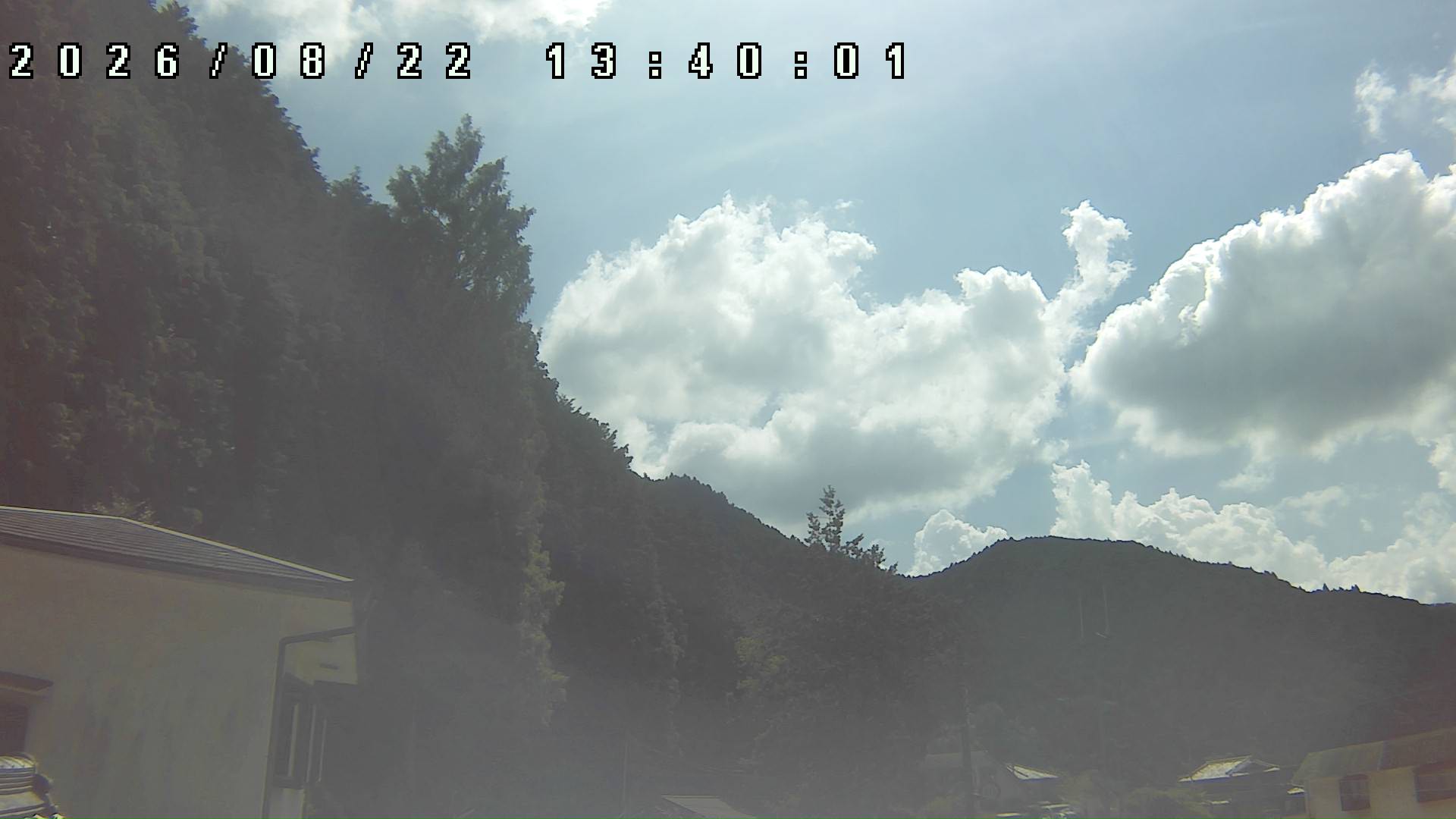 2026年8月22日 13:40ごろの金剛山登山口周辺の空