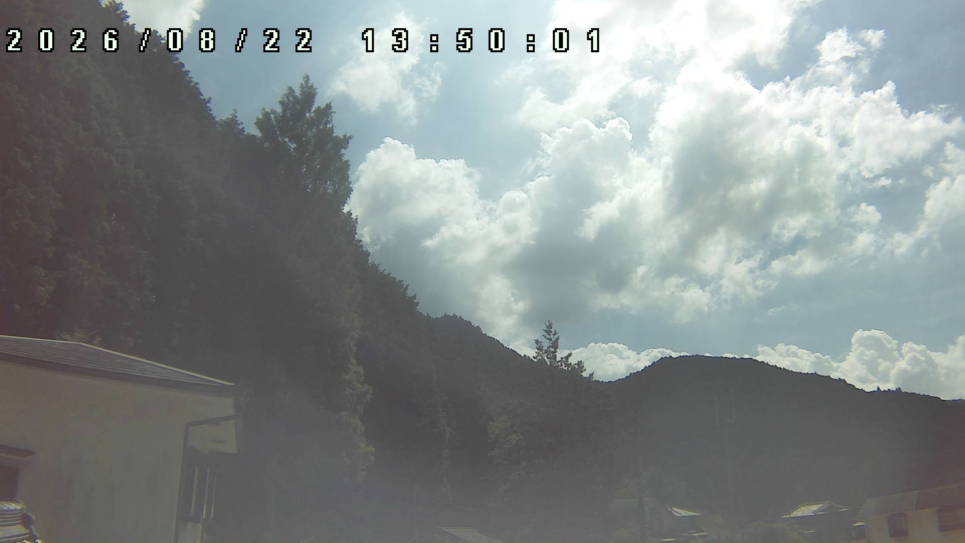 2026年8月22日 13:50ごろの金剛山登山口周辺の空