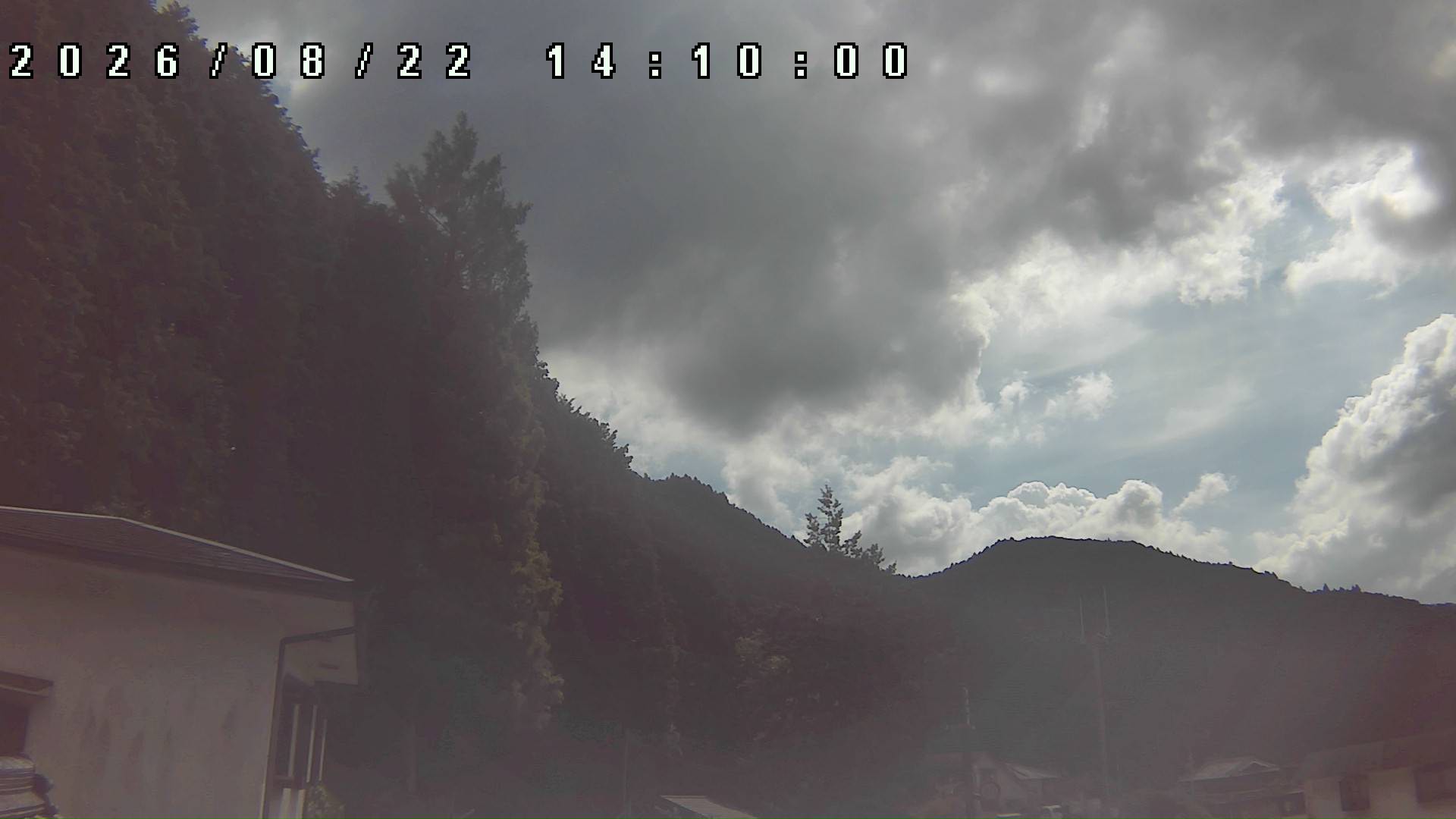 2026年8月22日 14:10ごろの金剛山登山口周辺の空
