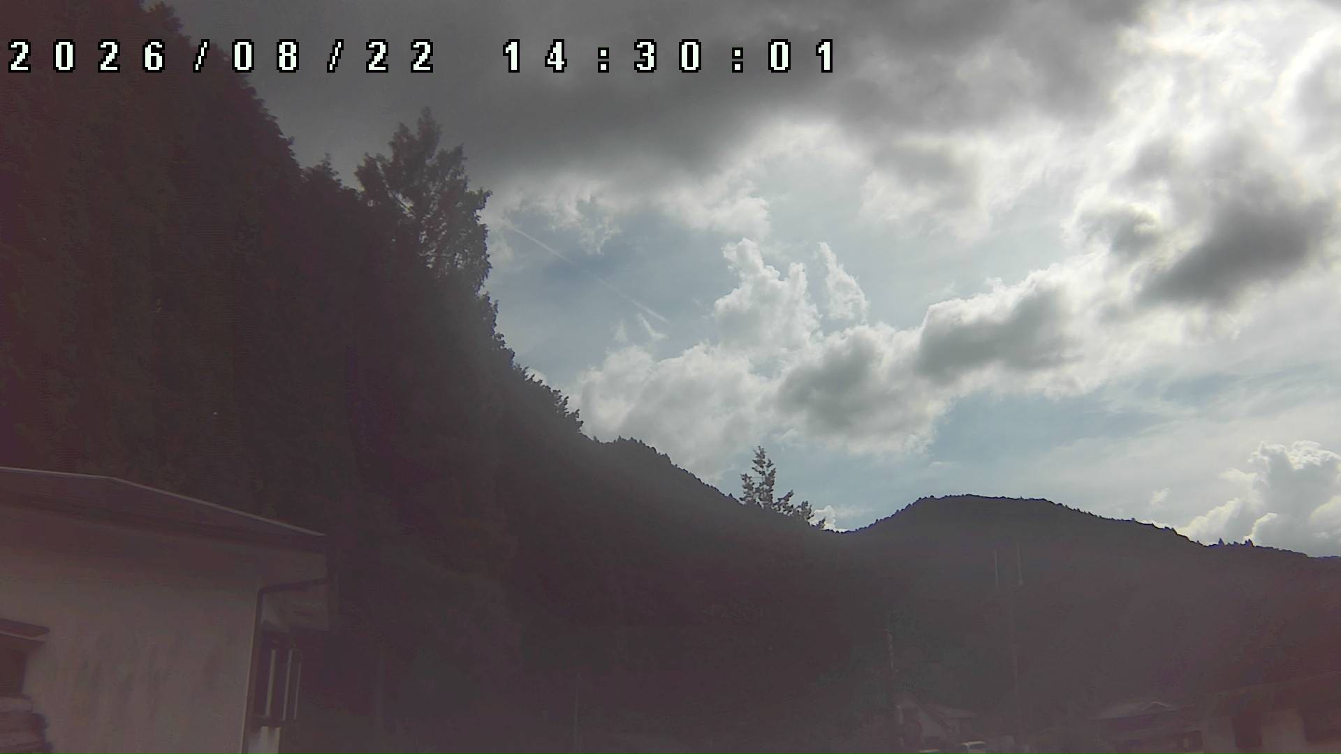 2026年8月22日 14:30ごろの金剛山登山口周辺の空