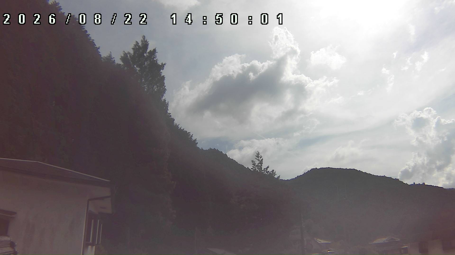 2026年8月22日 14:50ごろの金剛山登山口周辺の空