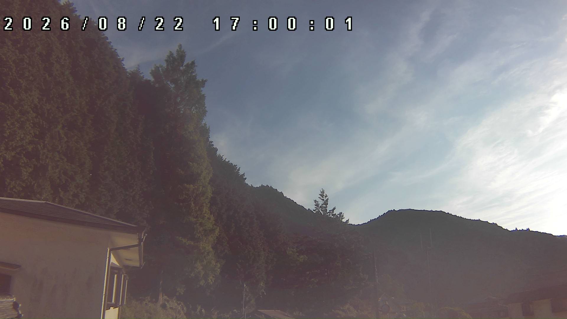 2026年8月22日 17:00ごろの金剛山登山口周辺の空