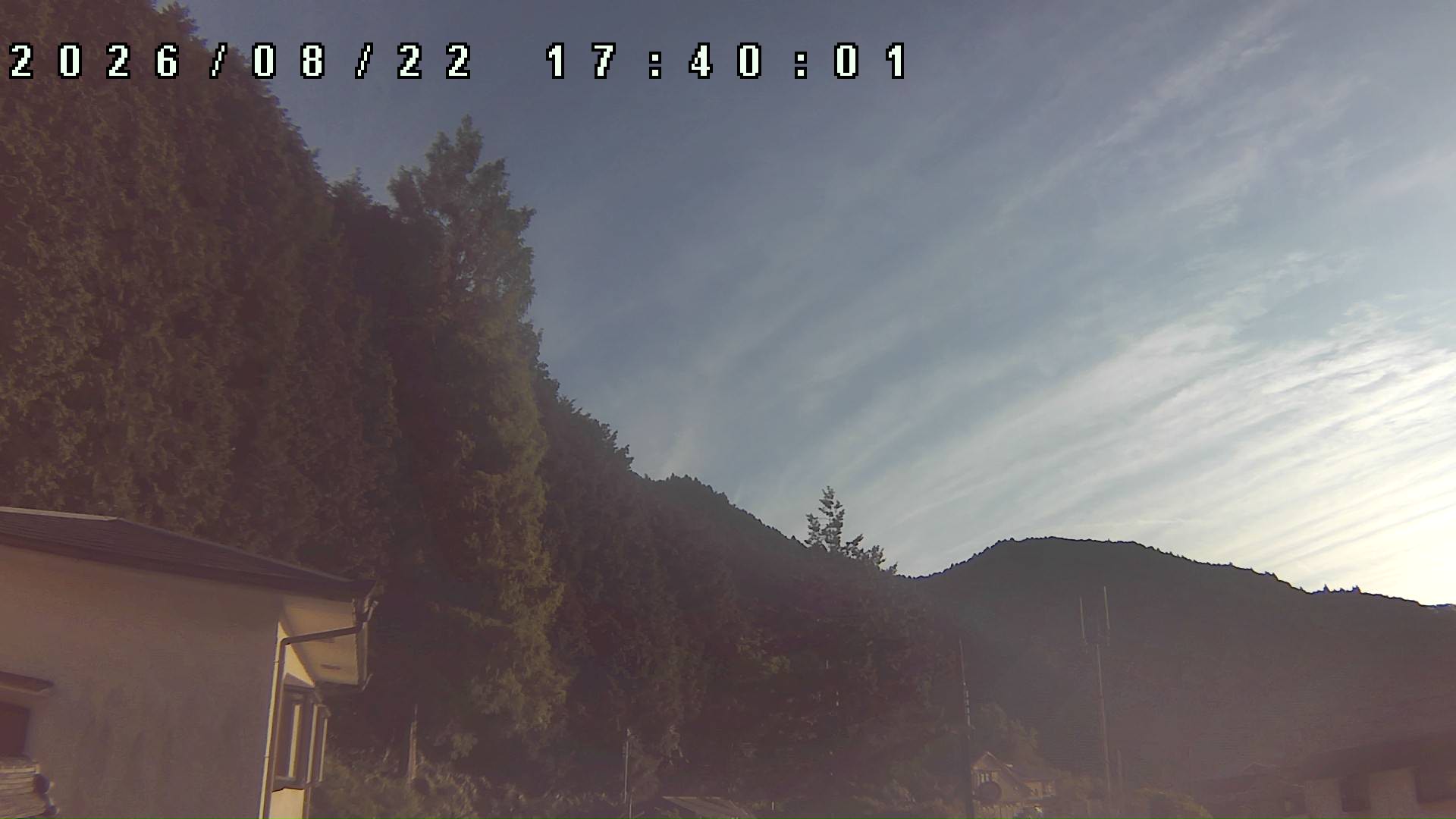 2026年8月22日 17:40ごろの金剛山登山口周辺の空