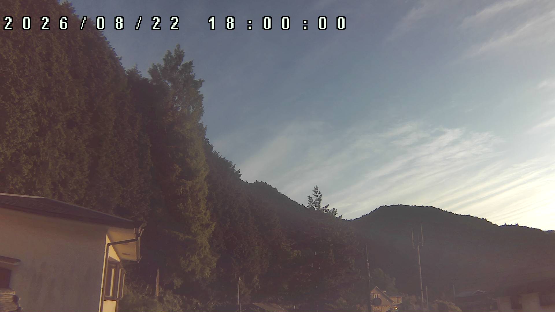 2026年8月22日 18:00ごろの金剛山登山口周辺の空