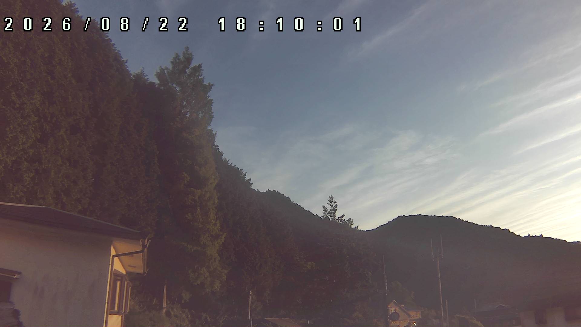 2026年8月22日 18:10ごろの金剛山登山口周辺の空