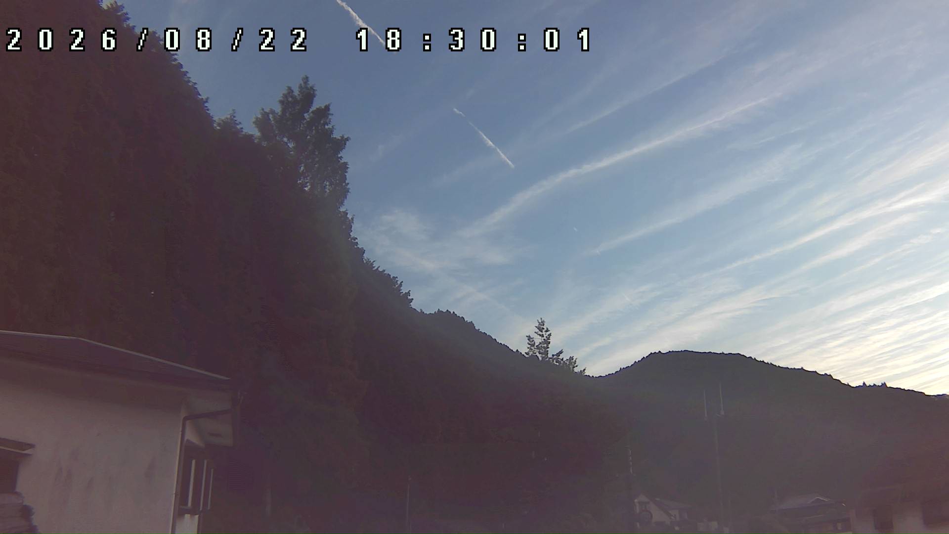 2026年8月22日 18:30ごろの金剛山登山口周辺の空