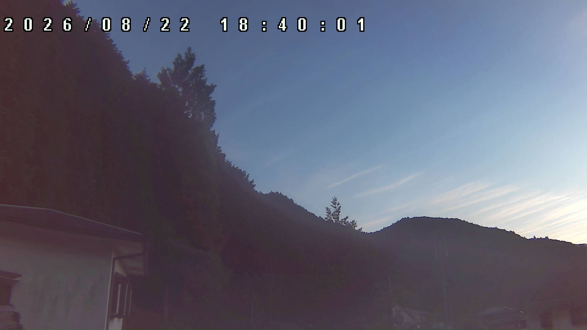 2026年8月22日 18:40ごろの金剛山登山口周辺の空