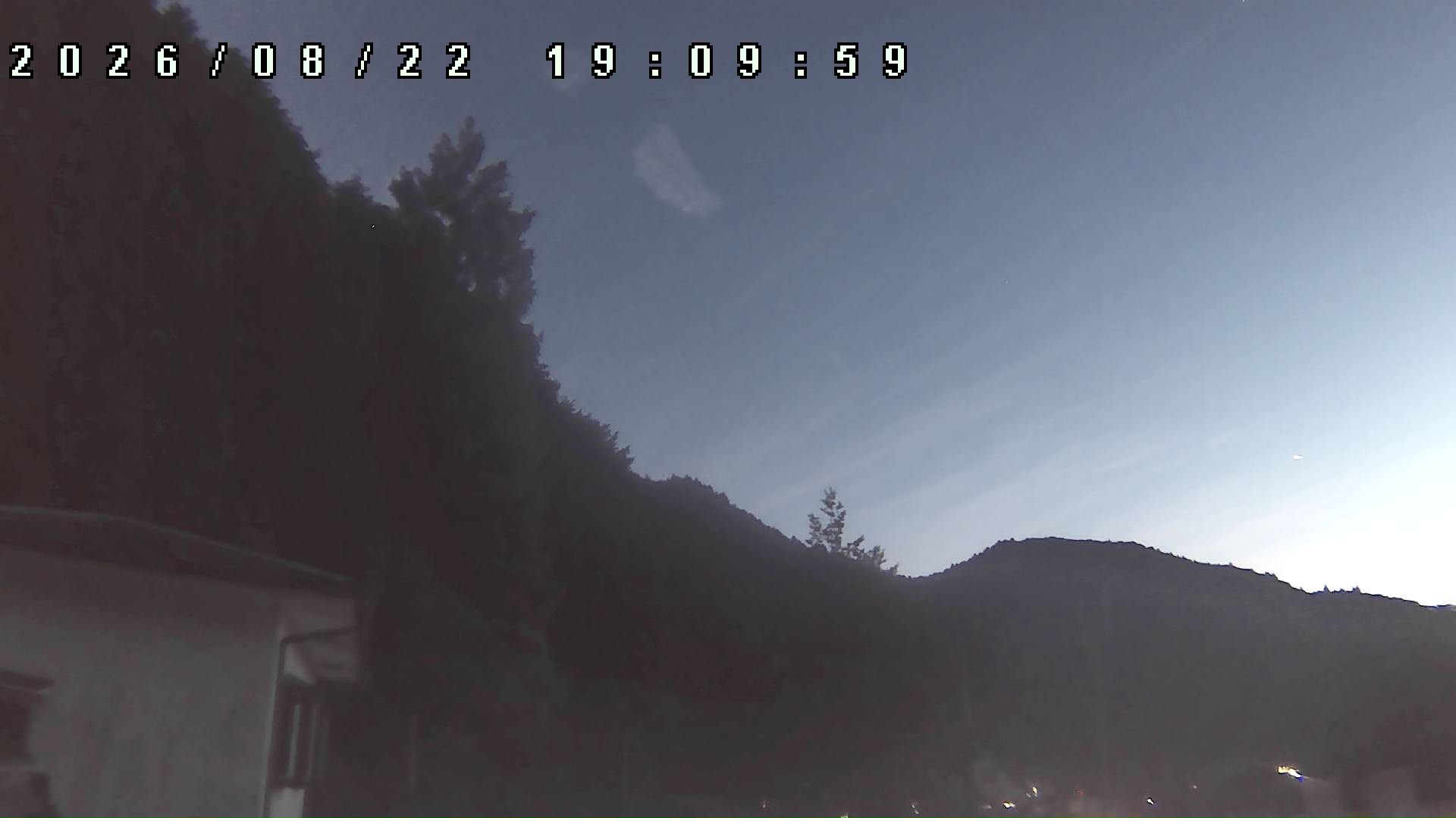 2026年8月22日 19:10ごろの金剛山登山口周辺の空