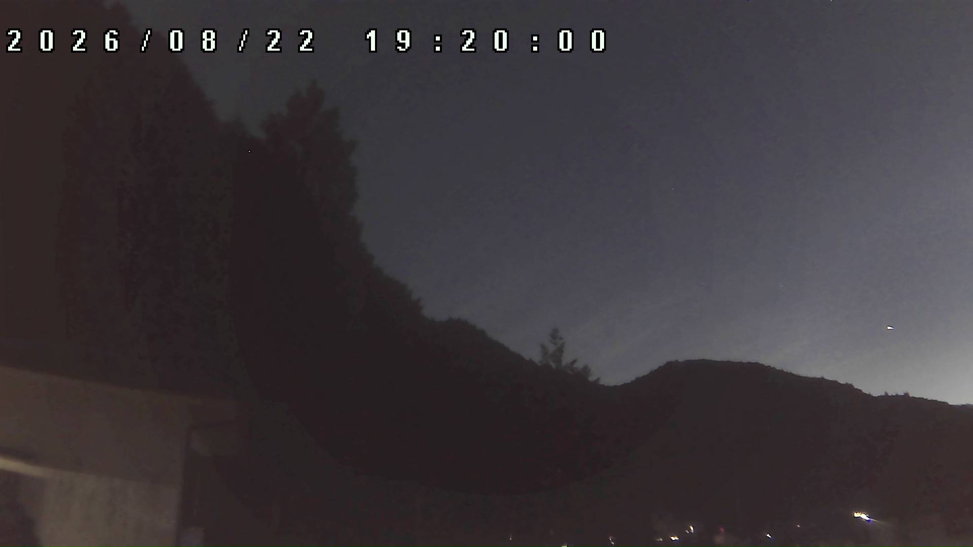 2026年8月22日 19:20ごろの金剛山登山口周辺の空