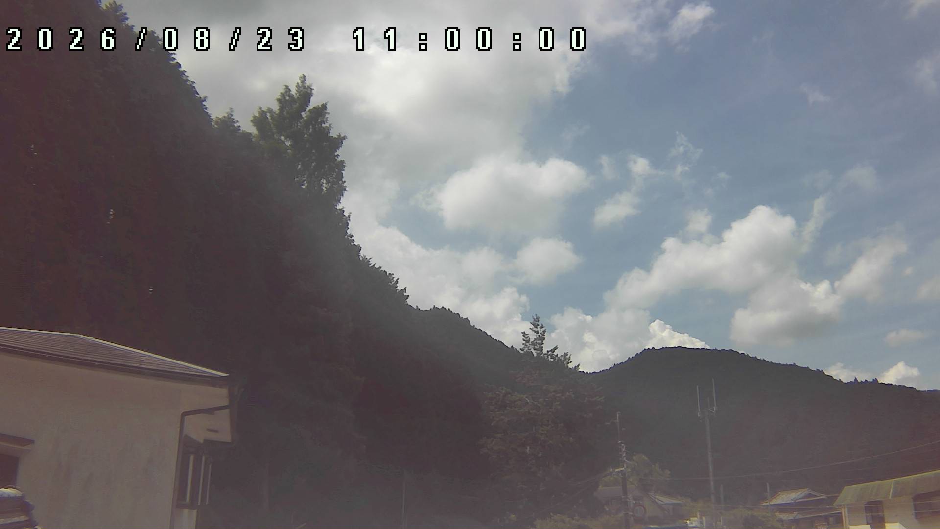2026年8月23日 11:00ごろの金剛山登山口周辺の空